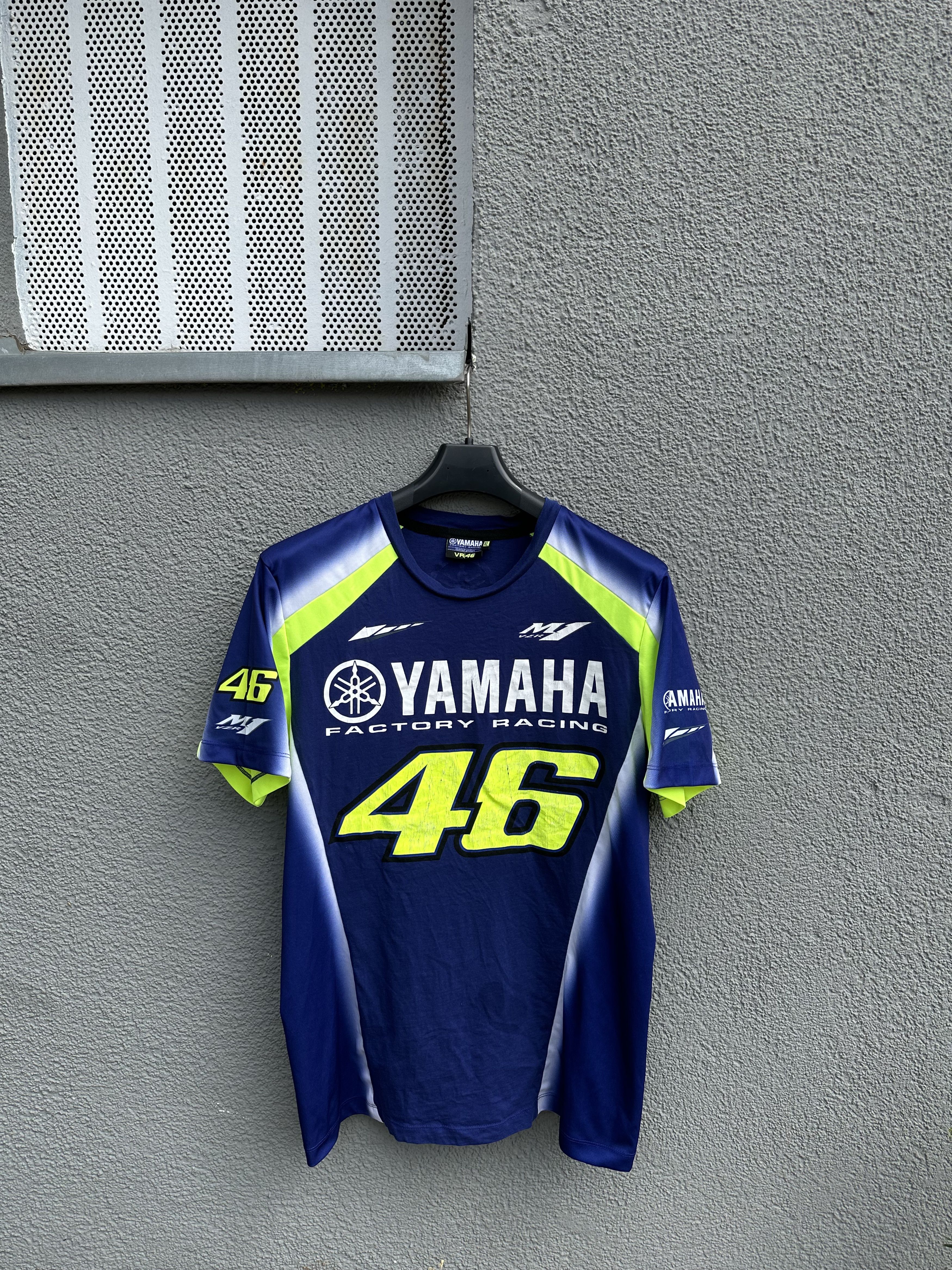 YAMAHA VR46 シャツ Lサイズ 黒/黄/青 YAMAHA VR46 シャツ Lサイズ 黒/黄/青 VR46 Official Valentino