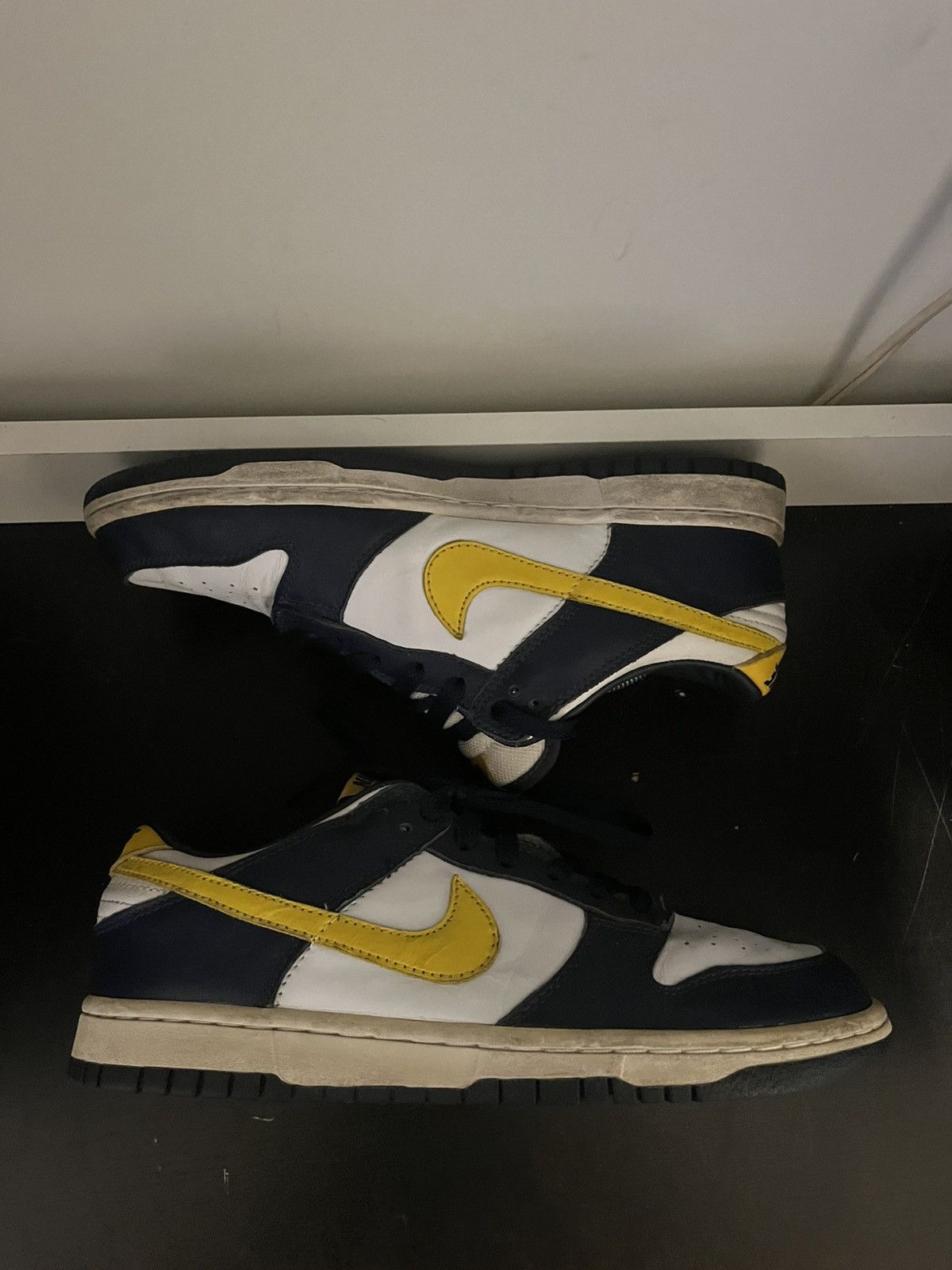 Nike Nike Dunk Low Varsity Maize Vintage 2004 Mens 8.5 304714-172 Size US 8.5 / EU 41-42 - 3 Thumbnail