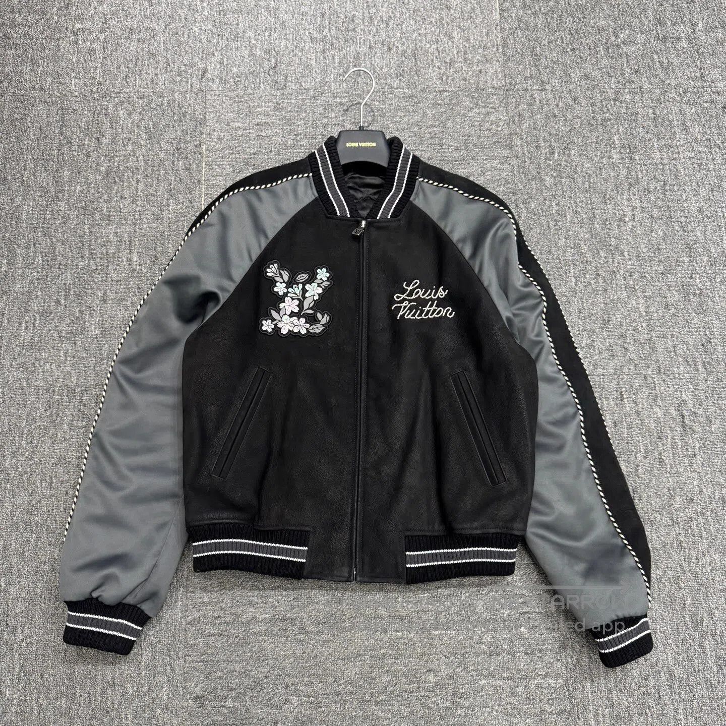 Louis Vuitton #REF! Size US M / EU 48-50 / 2 - 1 Thumbnail