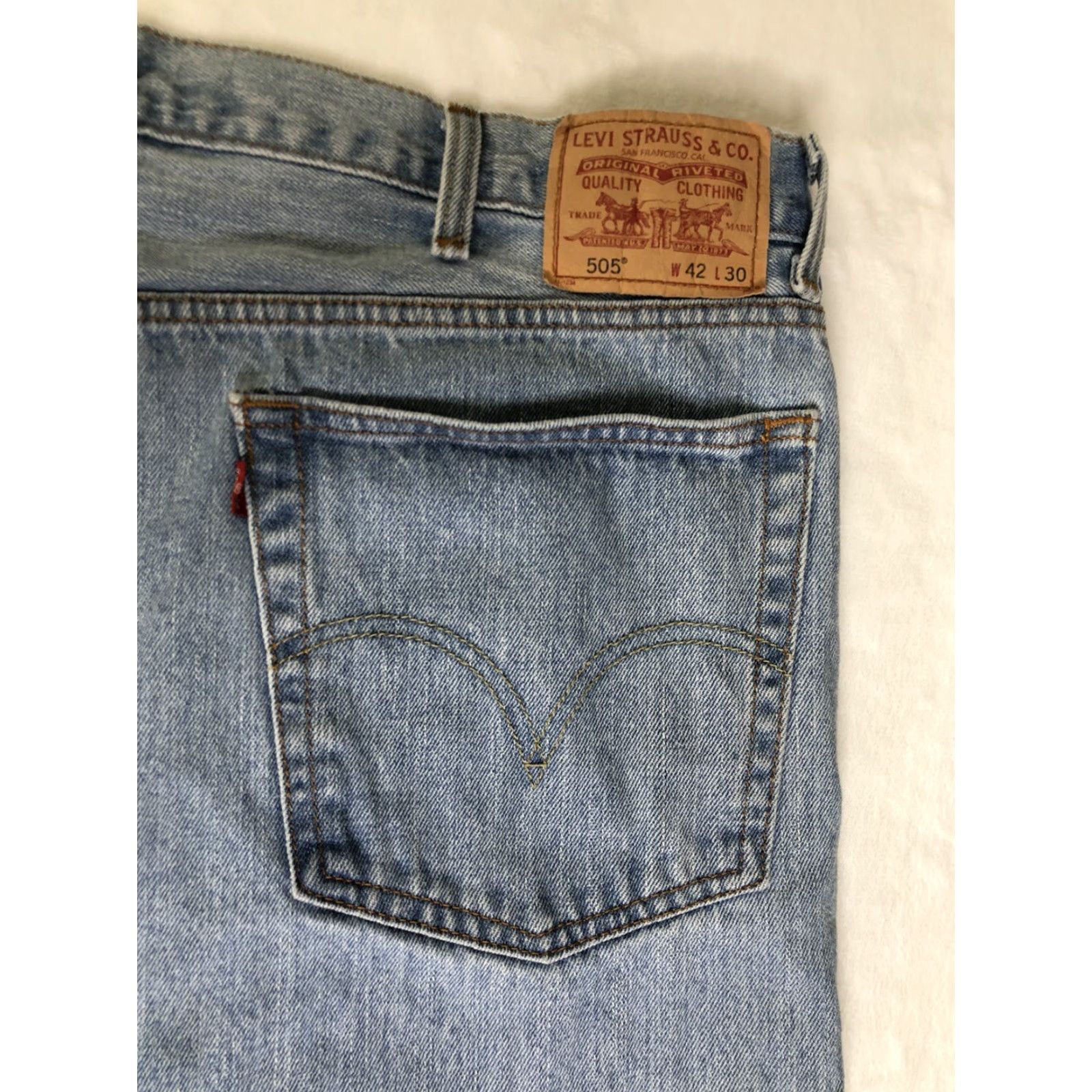 Levi's VINTAGE Levi's 505 Jeans Regular Fit 40x30 Blue Denim 90s Classic Medium Wash Men Regular Jeans Size US 40 / EU 56 - 4 Thumbnail