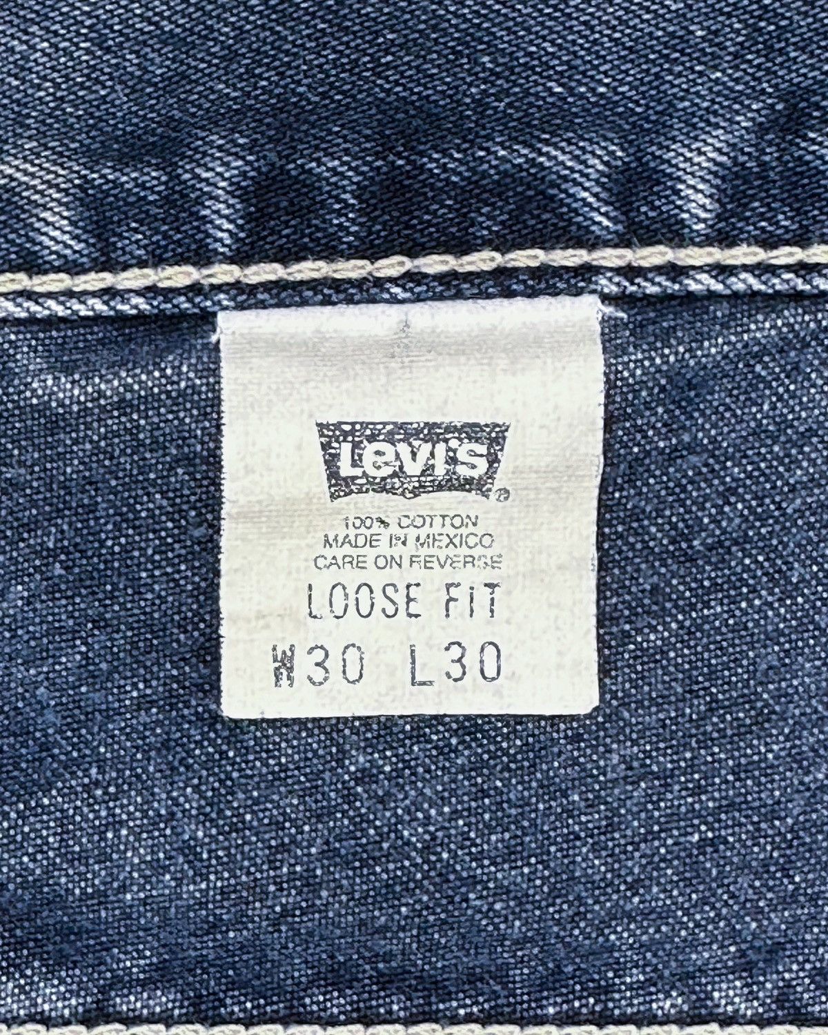 Levi's × Vintage *FREE SHIPPING* Y2K / 00s Levis L2 Made in Mexico (x) Size US 31 - 5 Thumbnail
