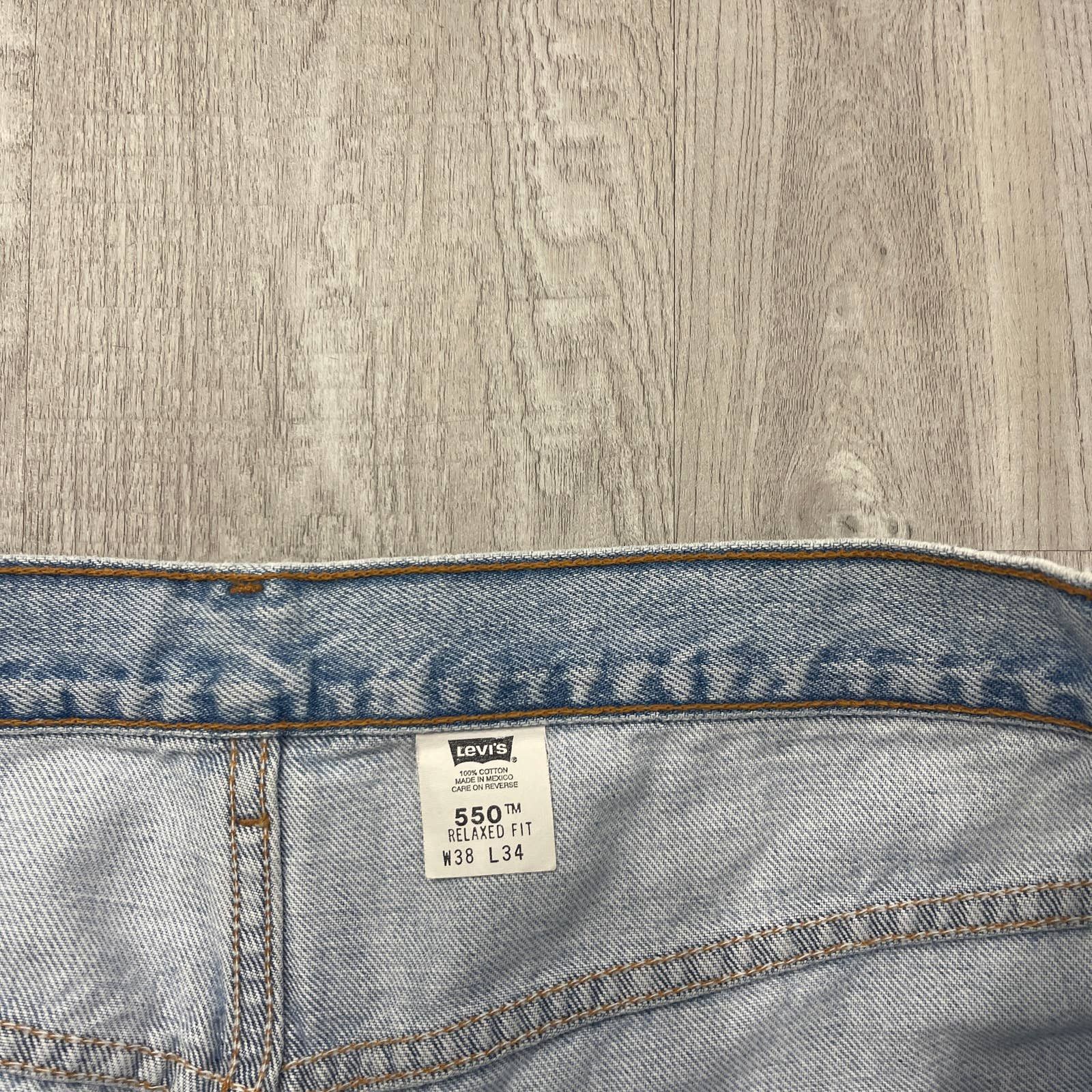 Vintage VINTAGE 1999 Levi's 550 Relaxed Fit Light Wash Jeans 38x34 Size US 38 / EU 54 - 3 Thumbnail