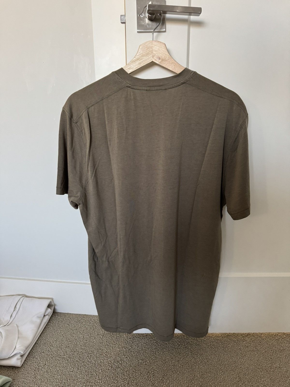 Tom Ford Tom Ford Tee Sz 52 - Dark Olive Size US L / EU 52-54 / 3 - 3 Thumbnail
