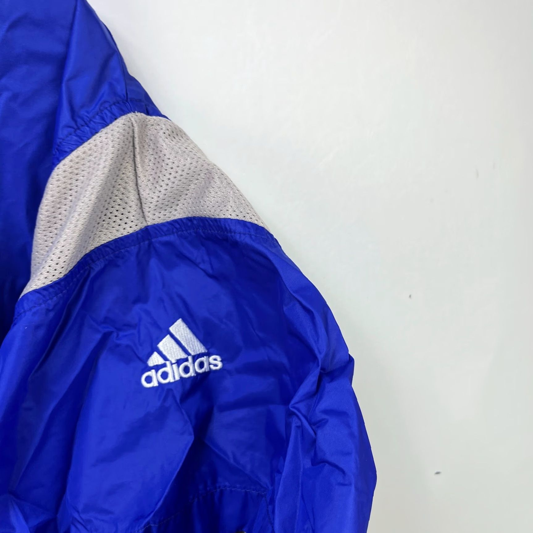 Adidas VINTAGE Adidas Windbreaker Short Sleeve Shirt Large Blue 90s Activewear Mens Jacket Size US L / EU 52-54 / 3 - 3 Thumbnail