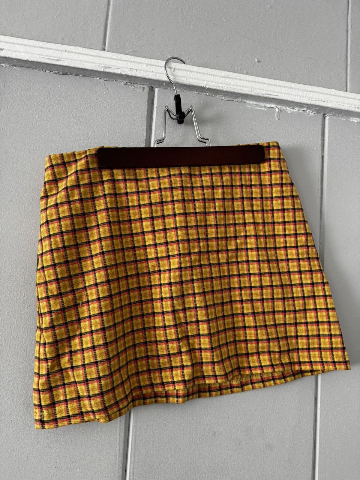 Urban Outfitters Urban Outfitters Yellow Plaid Style Mini Skirt Size Small Size 30" / US 8 / IT 44 - 1 Thumbnail
