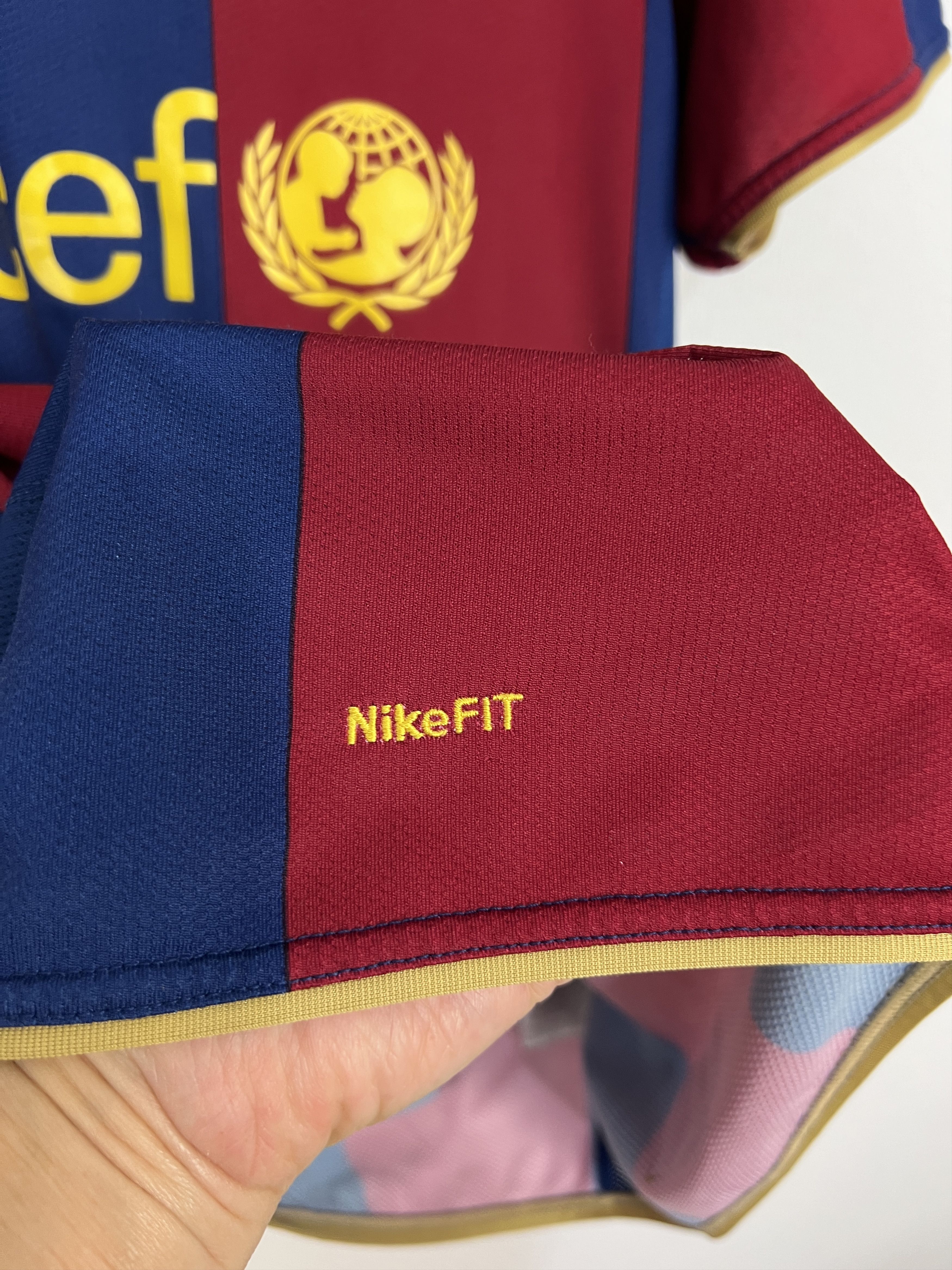 Nike Barcelona football shirt 2007 Soccer Nike Jersey Mens Tee Size US M / EU 48-50 / 2 - 7 Thumbnail