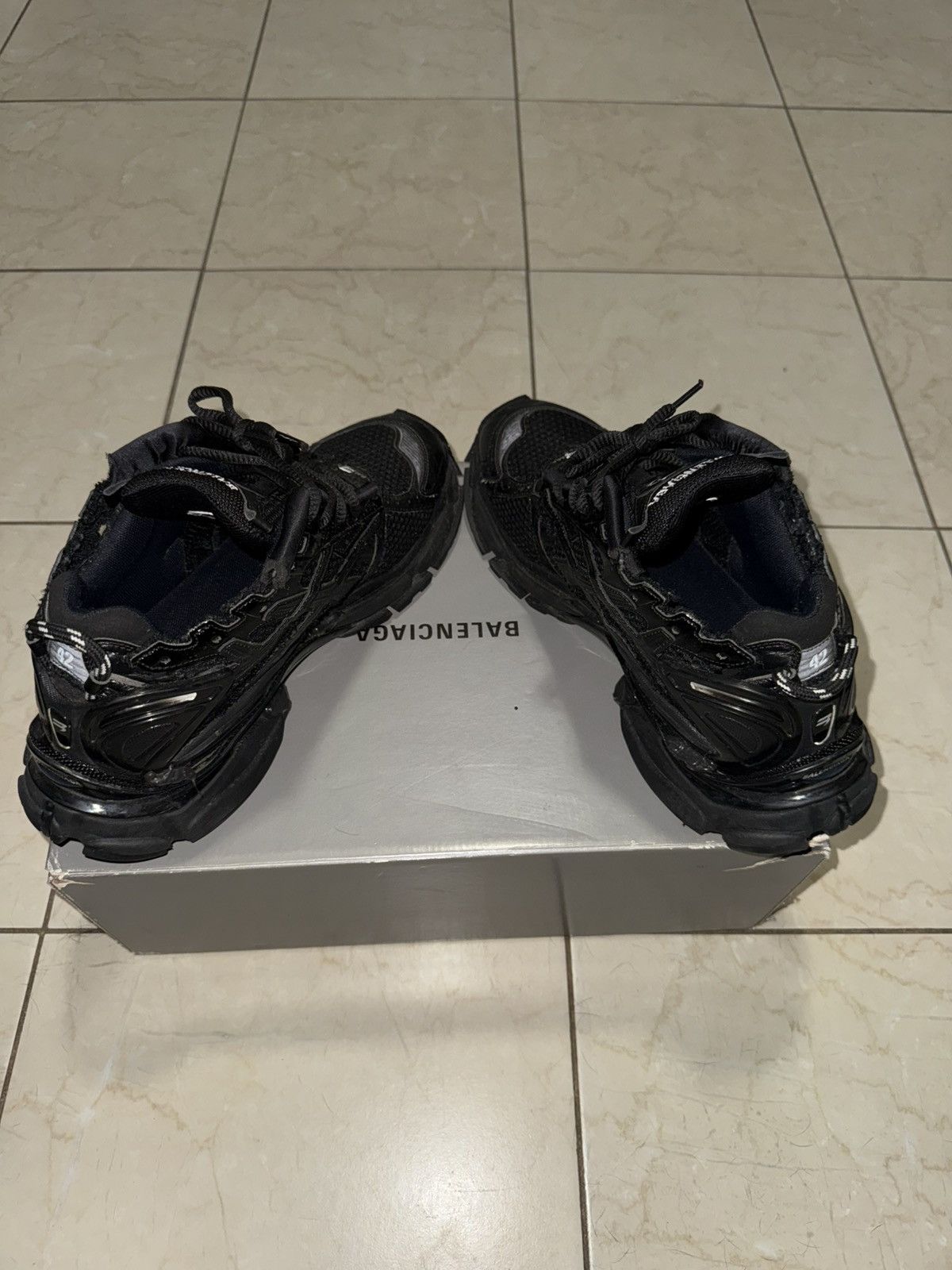 Balenciaga BALENCIAGA RUNNER SNEAKER IN BLACK Size US 9 / EU 42 - 2 Thumbnail
