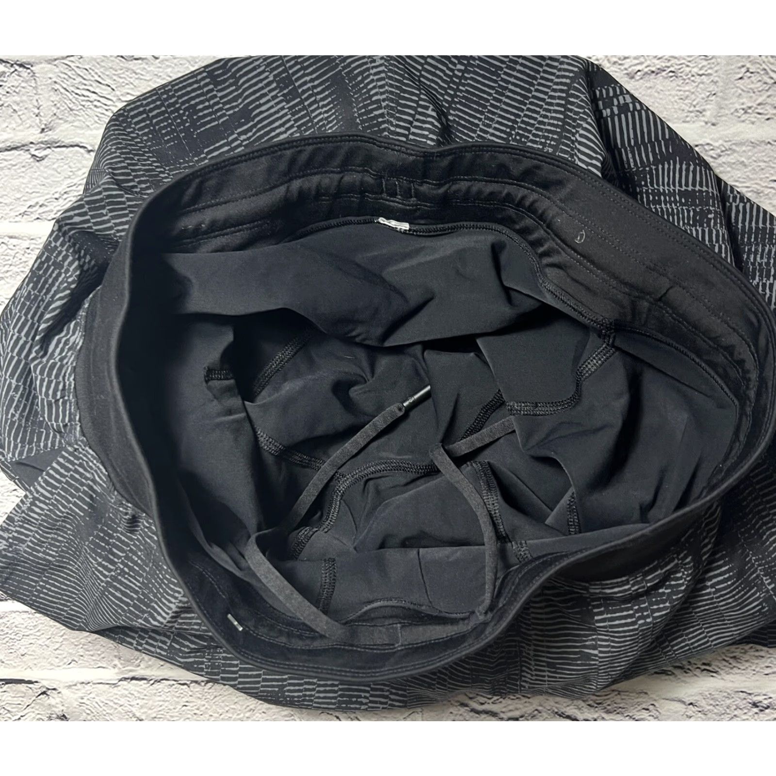 Lululemon NICE!! Lululemon Lined Large THE Shorts Matchstick Asphalt Black Grey T.H.E. Athletic Men's Casual Activewear Shorts L Size US 33 - 3 Thumbnail