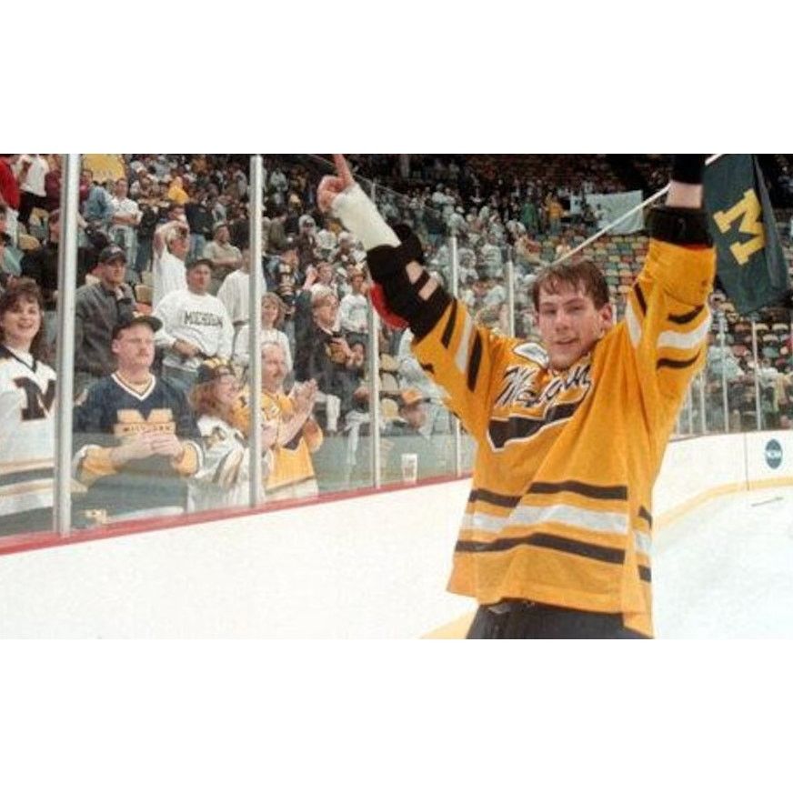 NCAA × Starter Michigan 90s STARTER Hockey jersey L navy gold NCAA vintage Size US L / EU 52-54 / 3 - 3 Thumbnail
