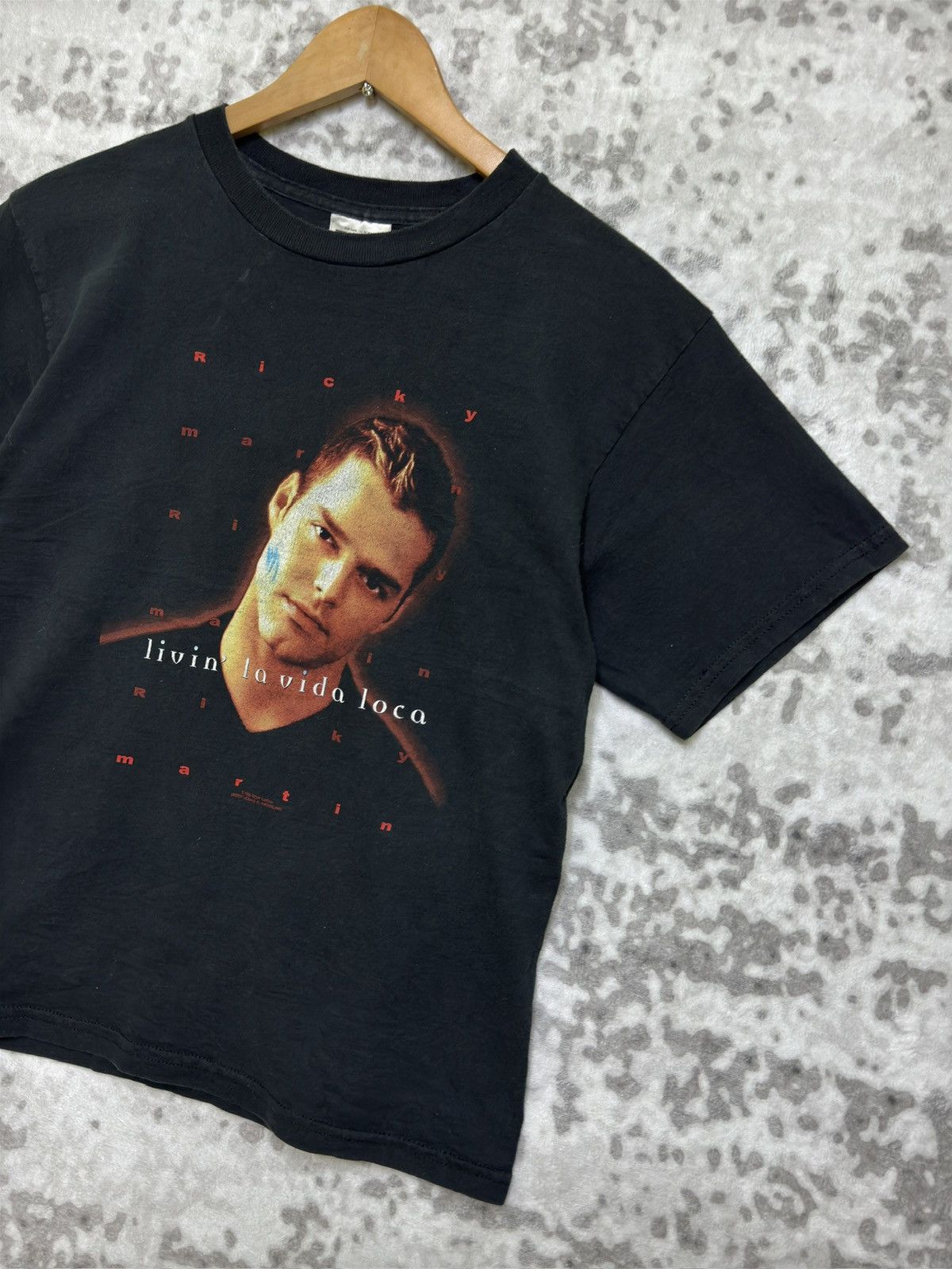 Band Tees 1999 Ricky Martin Livin La Vida Loca Tour Tee Size US XS / EU 42 / 0 - 4 Thumbnail