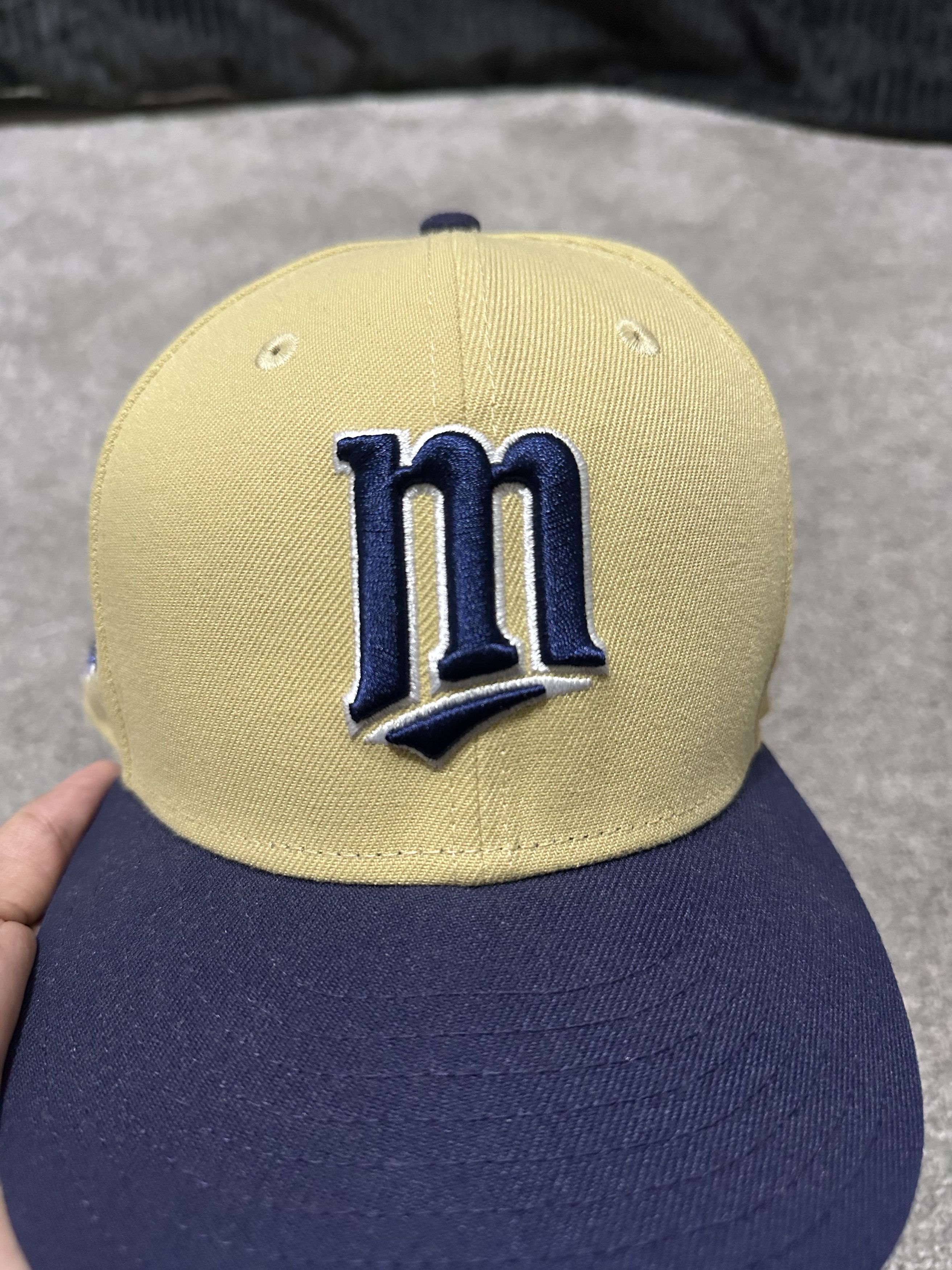 New Era Minnesota Twins “M” Logo Tan/Navy Fitted – Size 7 1/4 Size ONE SIZE - 2 Thumbnail