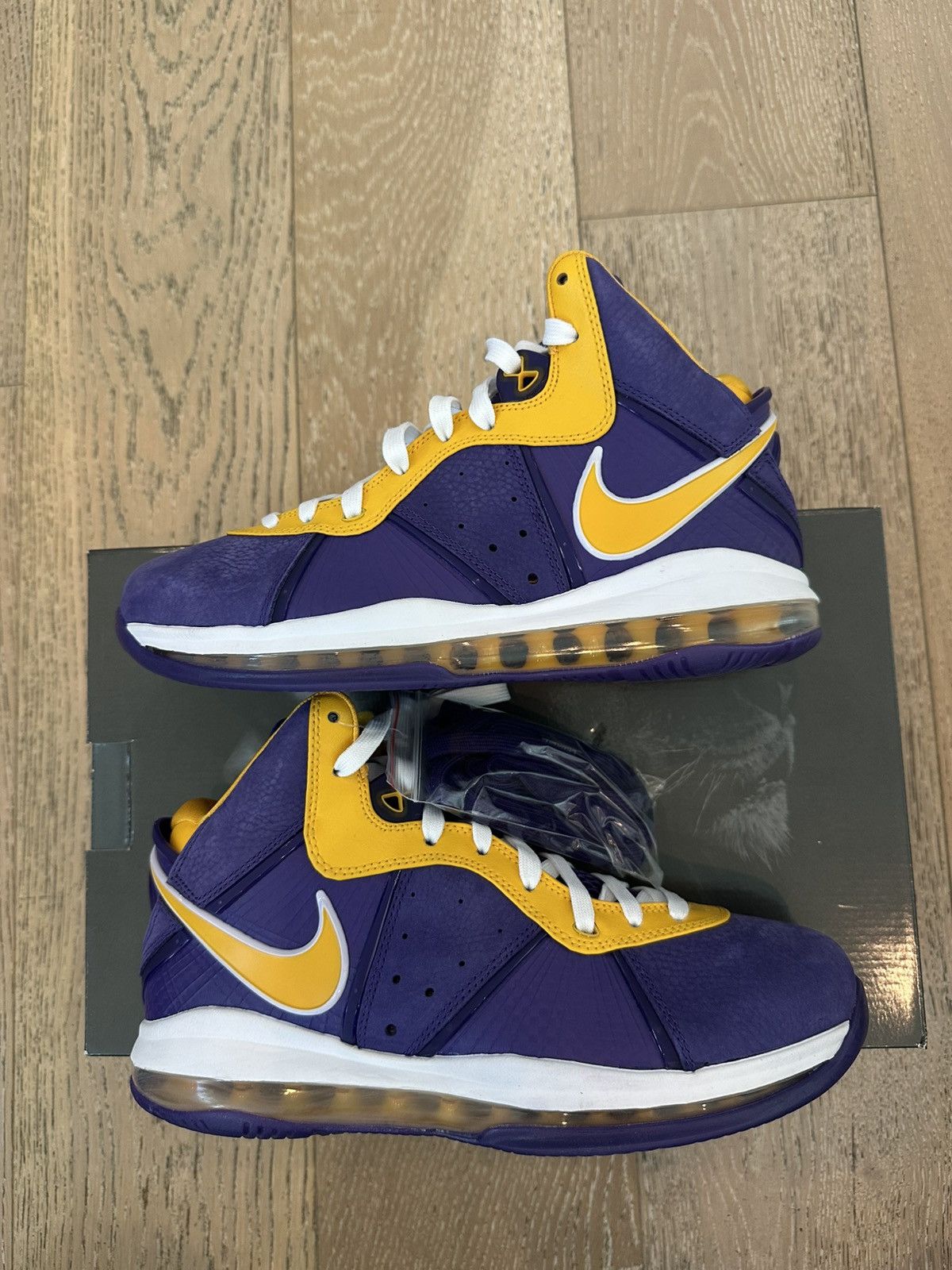 Nike Nike LeBron 8 Lakers Size US 9.5 / EU 42-43 - 4 Thumbnail