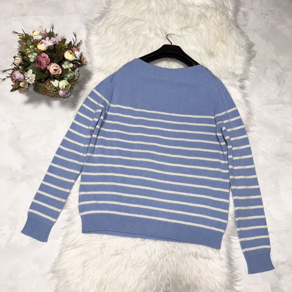 Gucci Authentic Gucci Knit Sweater with Beaded Flowers and Stripes Size L / US 10 / IT 46 - 4 Thumbnail