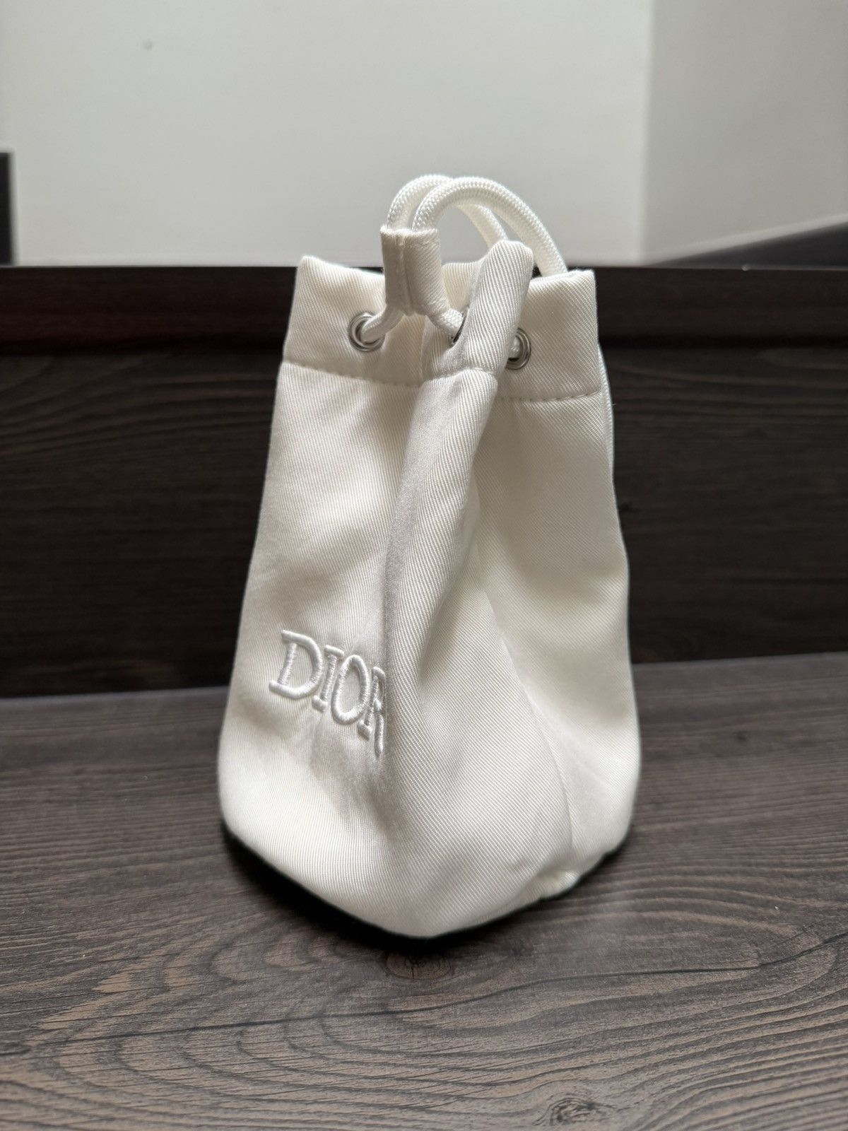 Dior Dior Beauty White Drawsting Cotton Bucket Bag Pouch Size ONE SIZE - 3 Thumbnail
