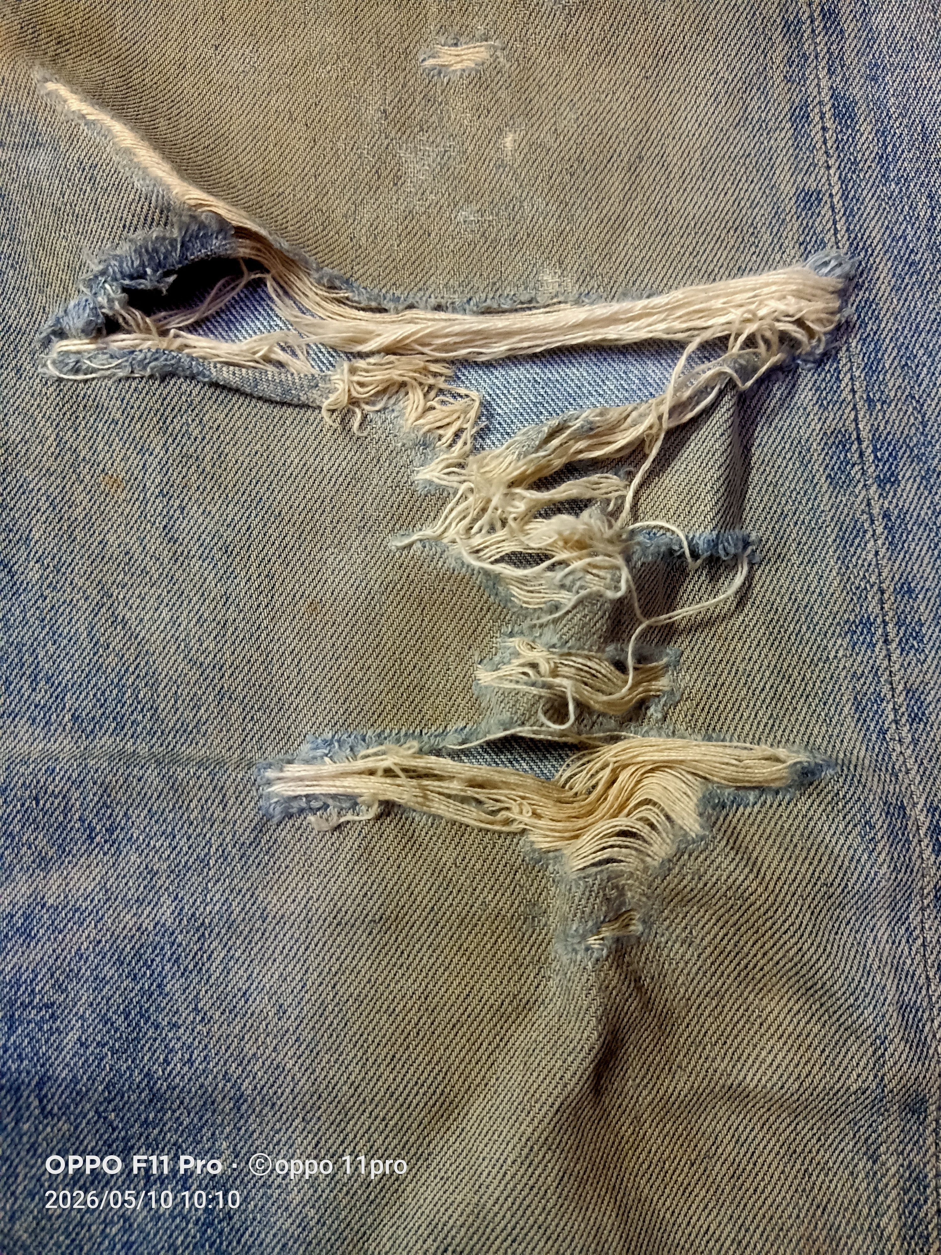 Levi's Vintage Clothing 💥Vintage 501 LVC 1983 Distressdenim Red Selvedge Denim Size US 35 - 11 Thumbnail