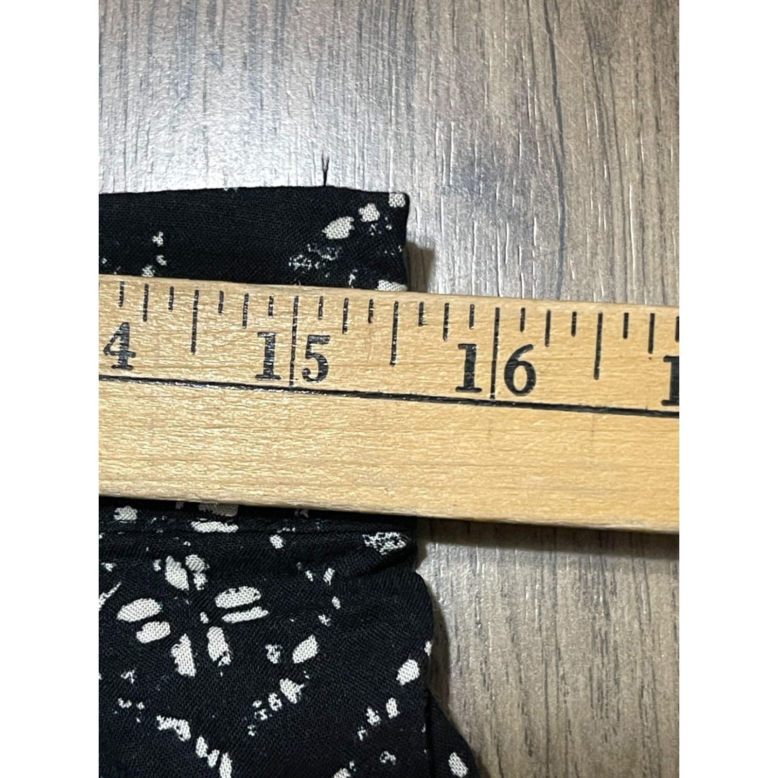Mossimo Mossimo Shorts Women's Large Black White Floral Pull On Casual Size 36" / US 14 / IT 50 - 4 Thumbnail