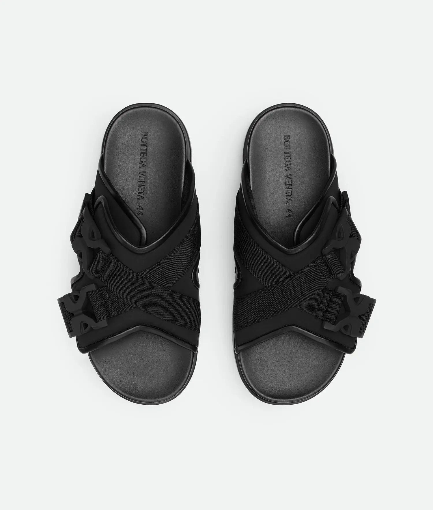 o1bcso1str0425 Snap Slide Sandals in Black