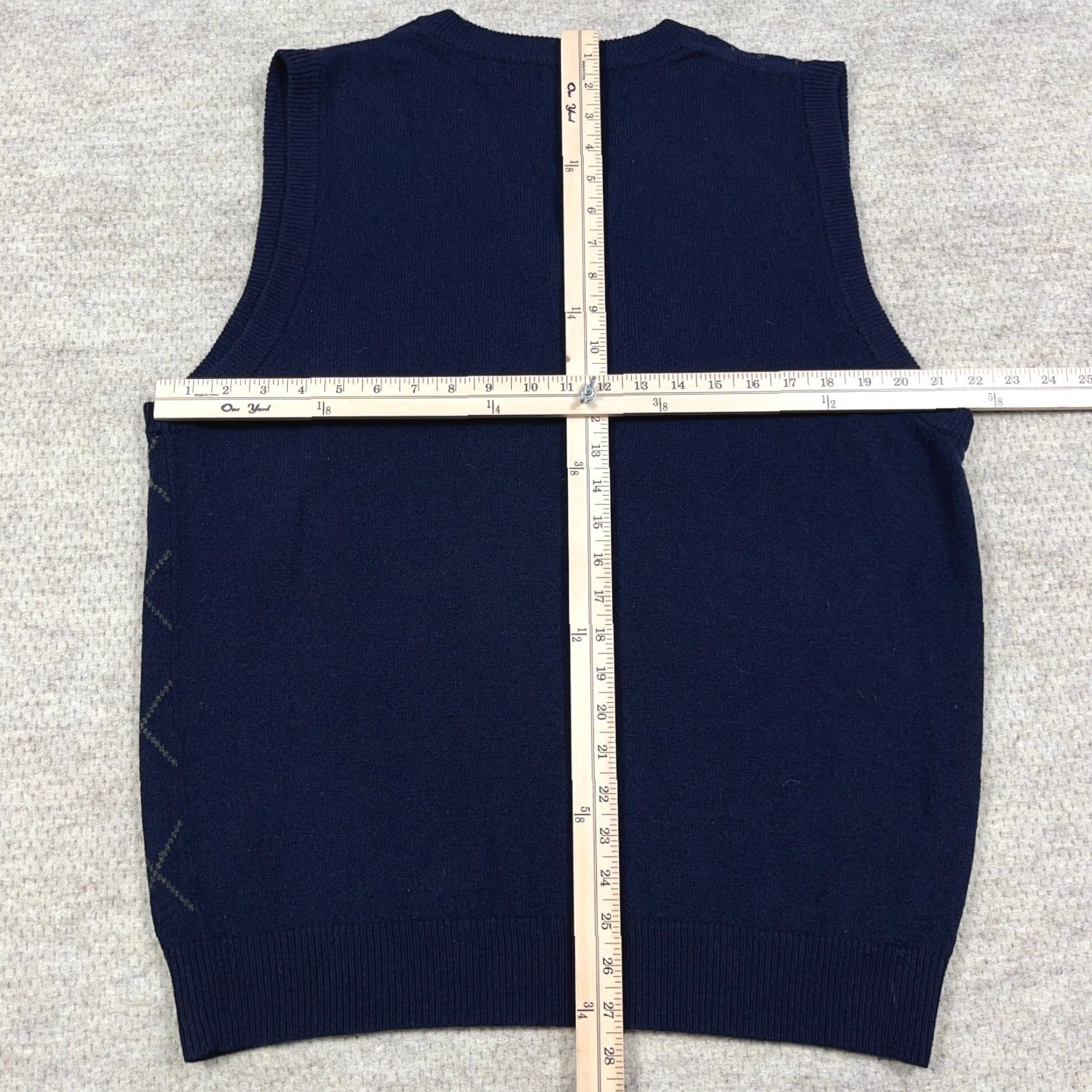 Vintage LL Bean Sweater Vest Men Large Navy Blue Wool V Neck Diamond Size US L / EU 52-54 / 3 - 5 Thumbnail