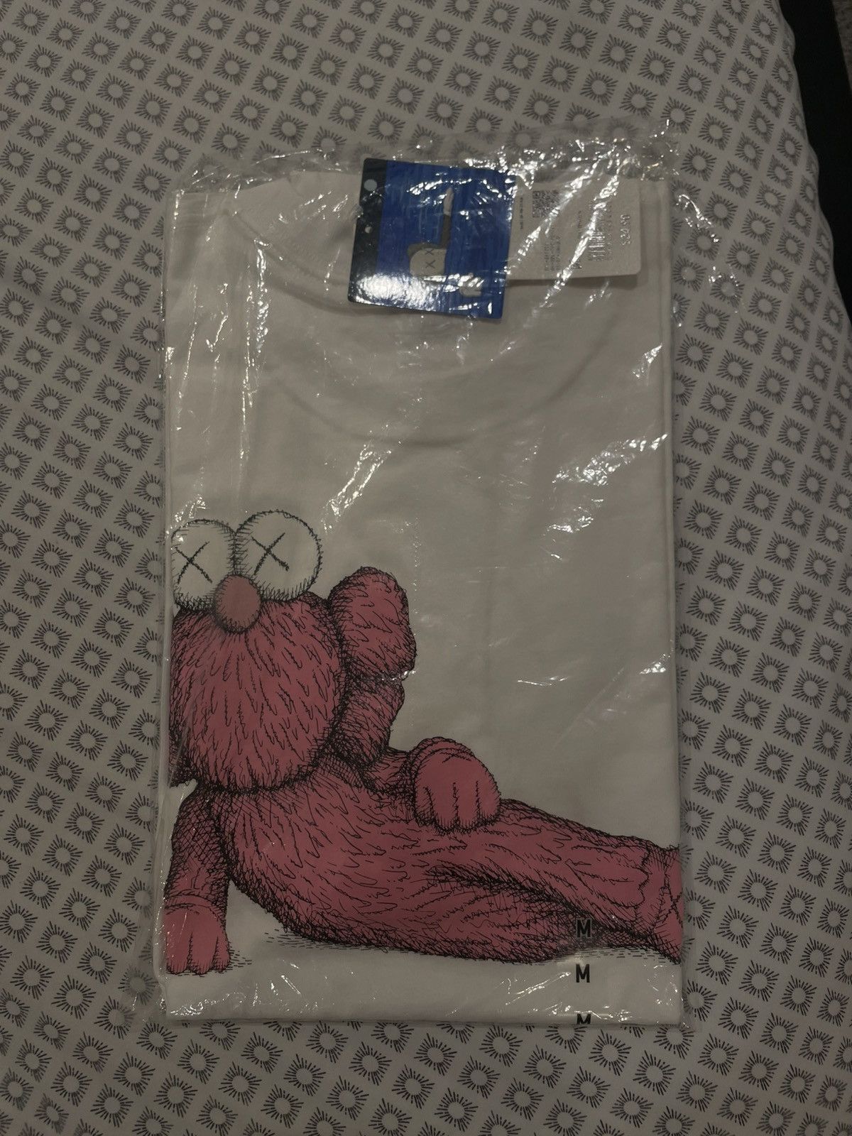Kaws × Uniqlo KAWS x Uniqlo UT Short Sleeve Graphic T-Shirt Size US M / EU 48-50 / 2 - 3 Thumbnail