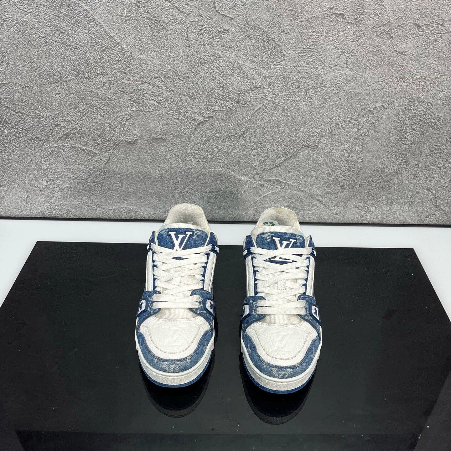 Louis Vuitton LV Trainer Blue White Denim UK2.5/EU36.5 98 New Size US 5 / IT 35 - 2 Thumbnail