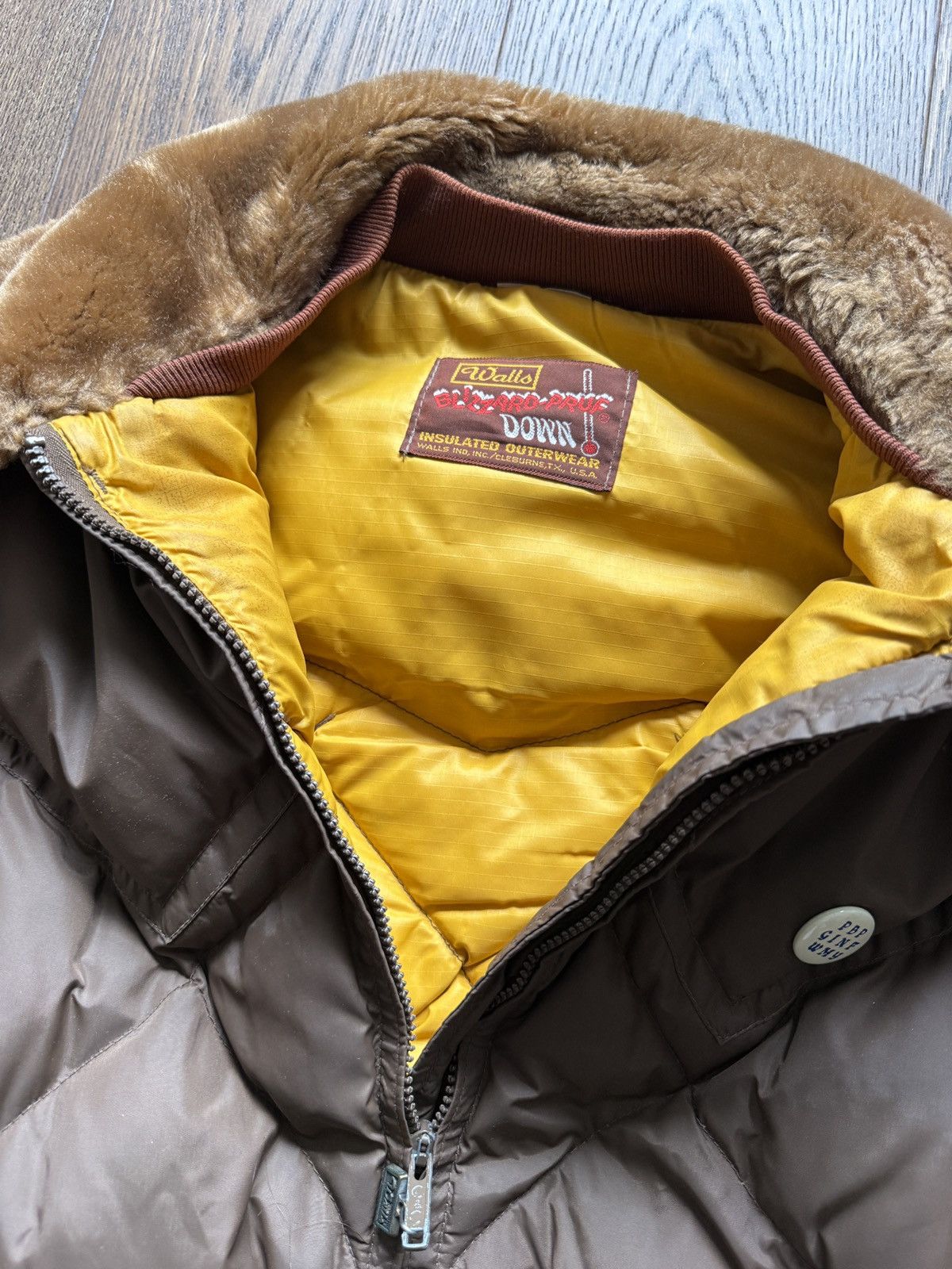 Vintage Vintage Walls Down Quilted Faux Fur Collar Puffer Coat Size US L / EU 52-54 / 3 - 7 Thumbnail