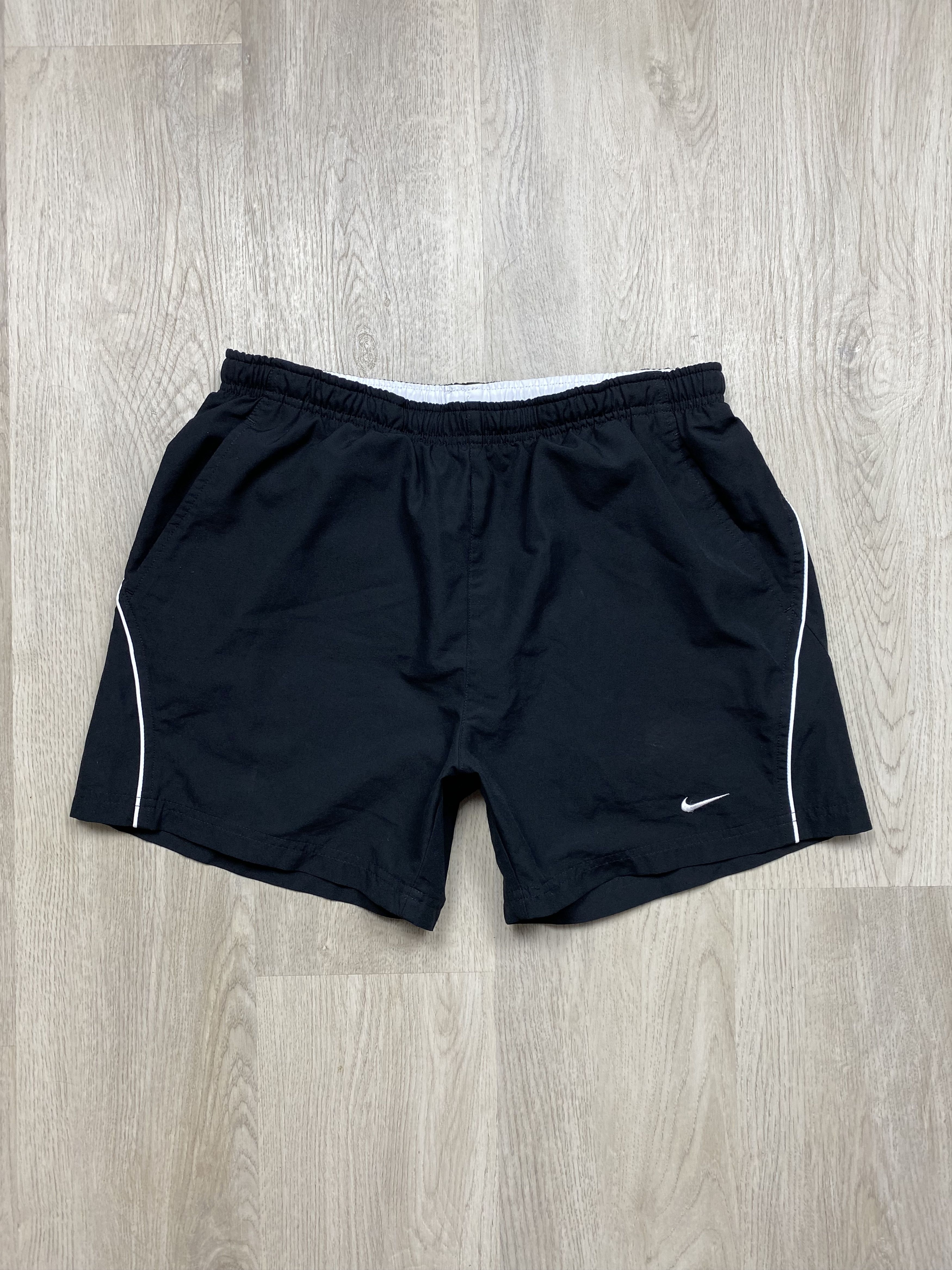 Nike Vintage Nike Mens Nylon Shorts Y2K Size US 36 / EU 52 - 1 Thumbnail
