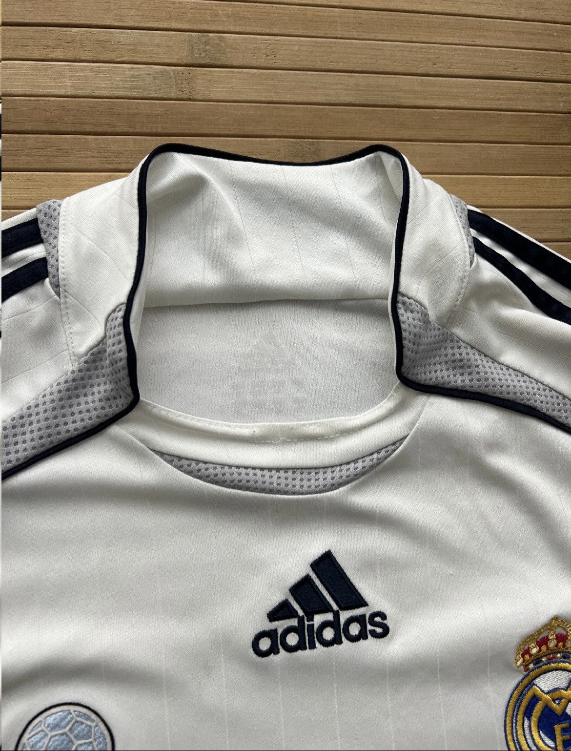Adidas 2006 Real Madrid Home Kit Size US M / EU 48-50 / 2 - 4 Thumbnail