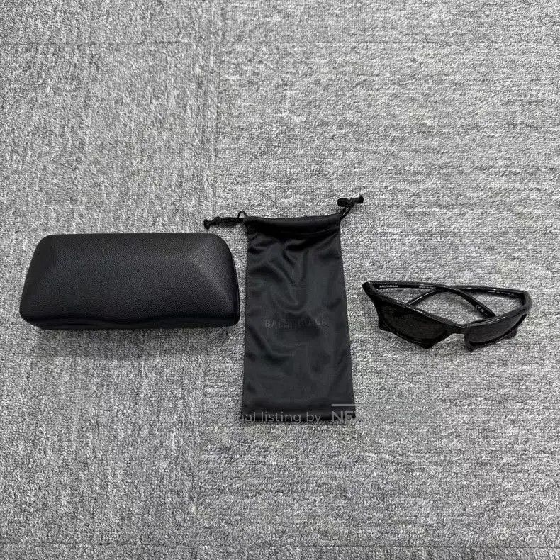 Balenciaga Balenciaga Black Cat. Size ONE SIZE - 2 Thumbnail