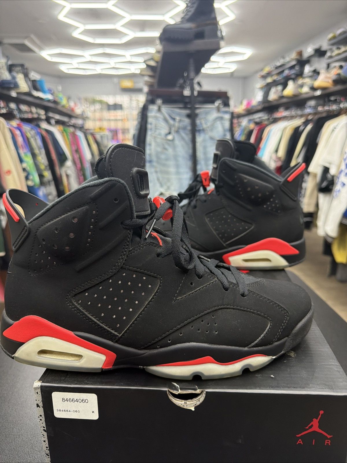 Jordan Brand Air Jordan 6 Retro Black Infrared 2019 Men's Size 9.5 OG All Size US 9.5 / EU 42-43 - 1 Thumbnail