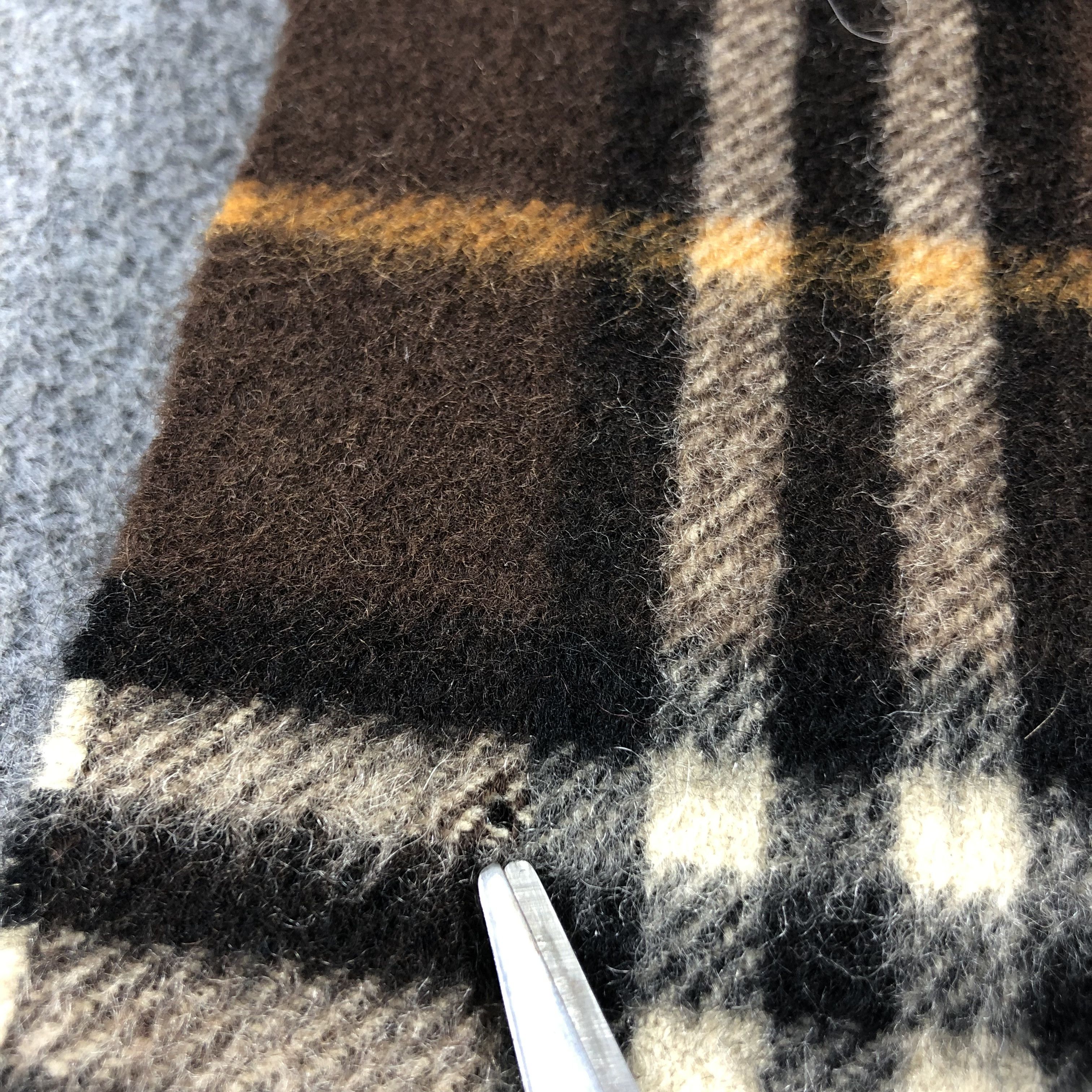 Burberry Burberry Nova Check Brown Scarf Muffler Cashmere V982 Size ONE SIZE - 5 Thumbnail