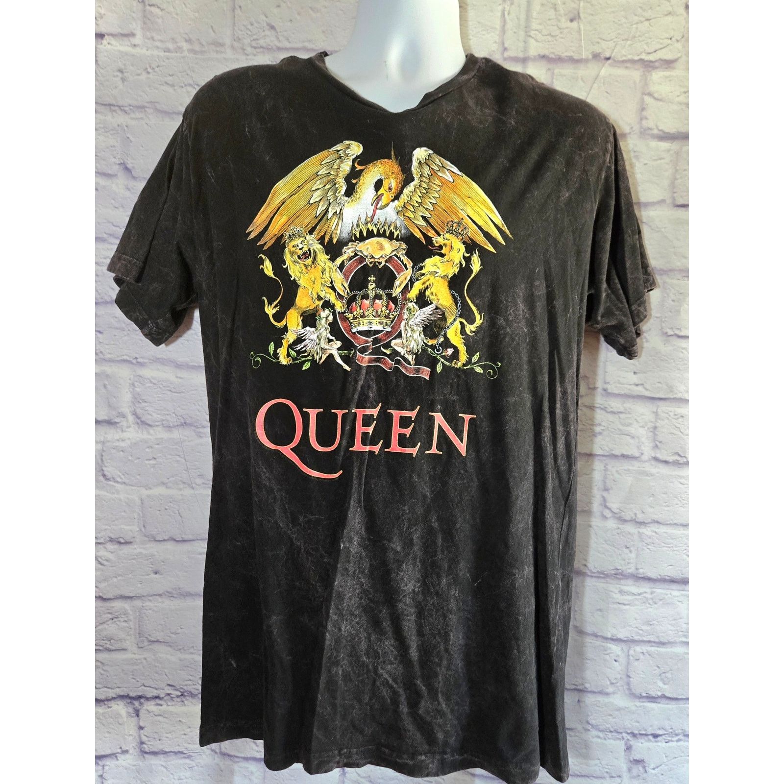 Other Black Distressed Multicolor Queen Graphic T Shirt XL Size US XL / EU 56 / 4 - 1 Thumbnail
