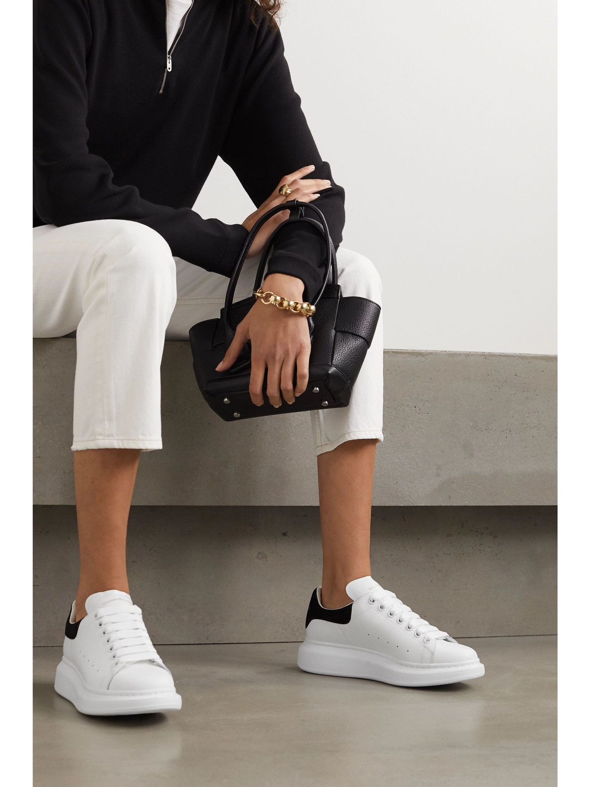 Alexander McQueen Alexander McQueen saiz 8UK White/Black Oversized Sneakers Size US 8 / EU 41 - 2 Thumbnail