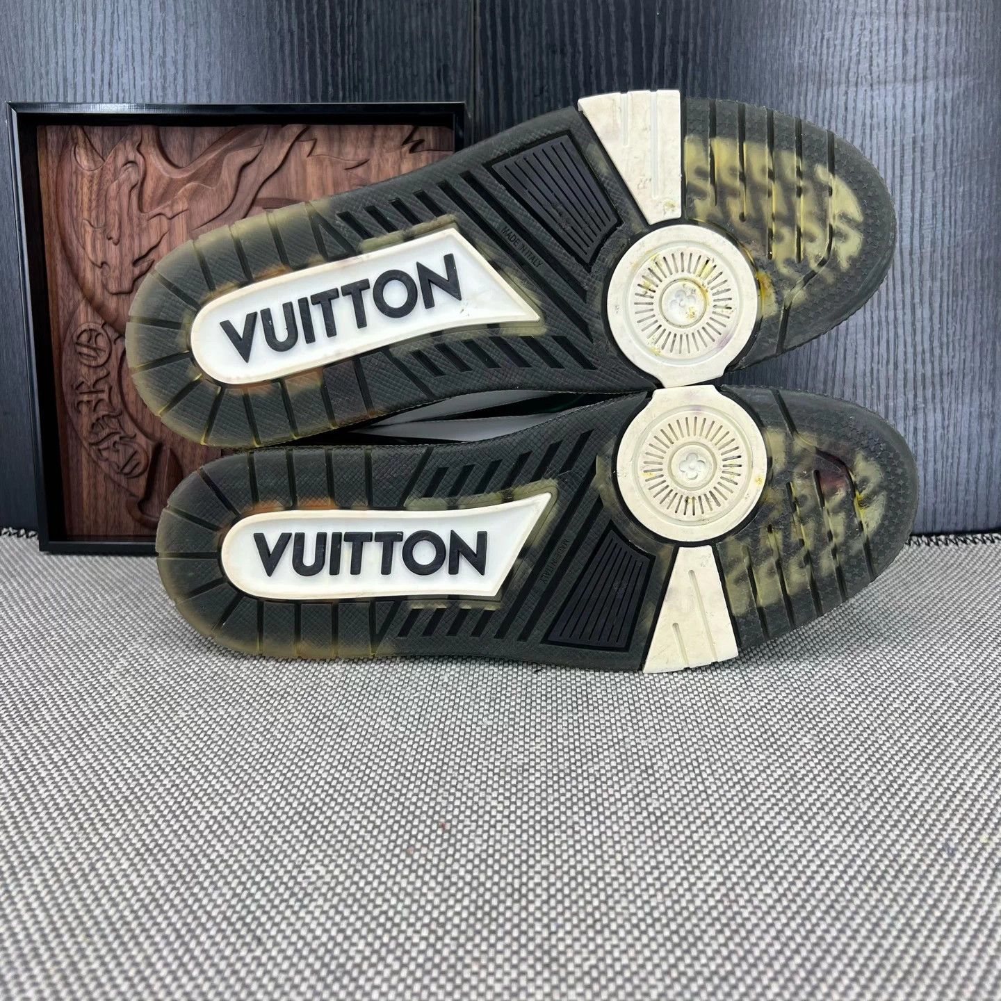 Louis Vuitton Louis Vuitton Trainer Sneakers - Size 7 - Black/White . Size US 7 / EU 40 - 8 Thumbnail