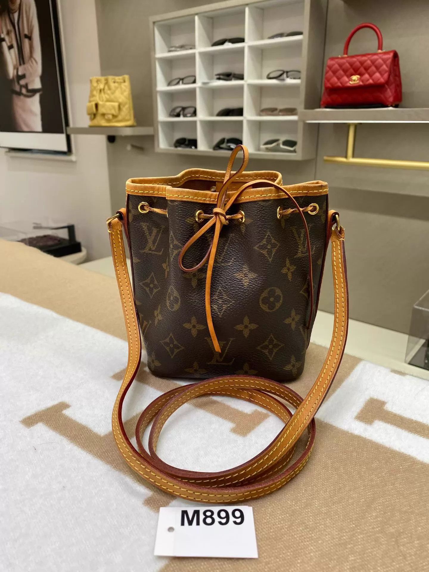 Louis Vuitton LV Nano Monogram BucketBag 12.5x9x15 Good M899 Size ONE SIZE - 3 Thumbnail