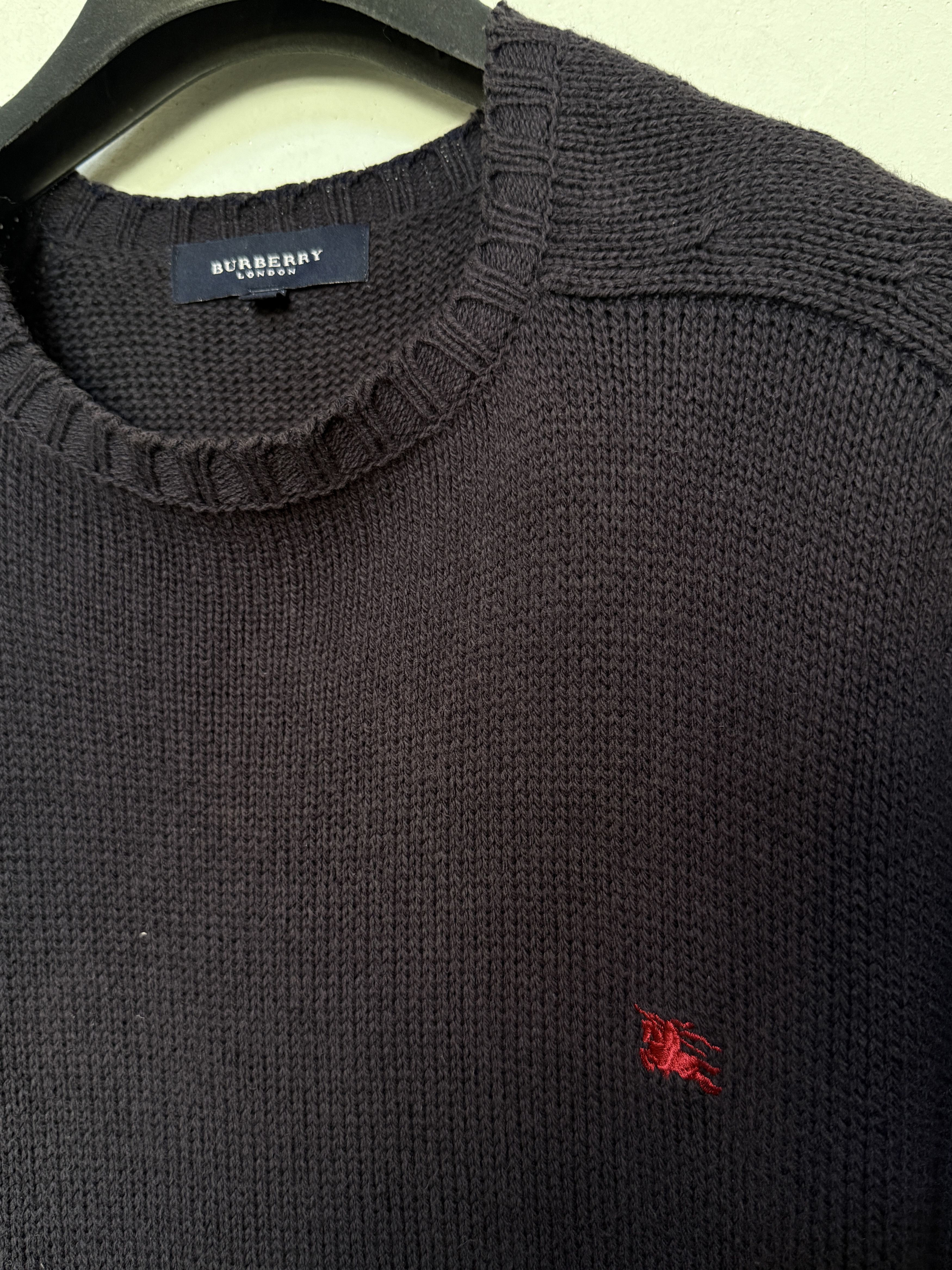 Burberry 🔥 Burberry navy crew neck size M Size US M / EU 48-50 / 2 - 3 Thumbnail