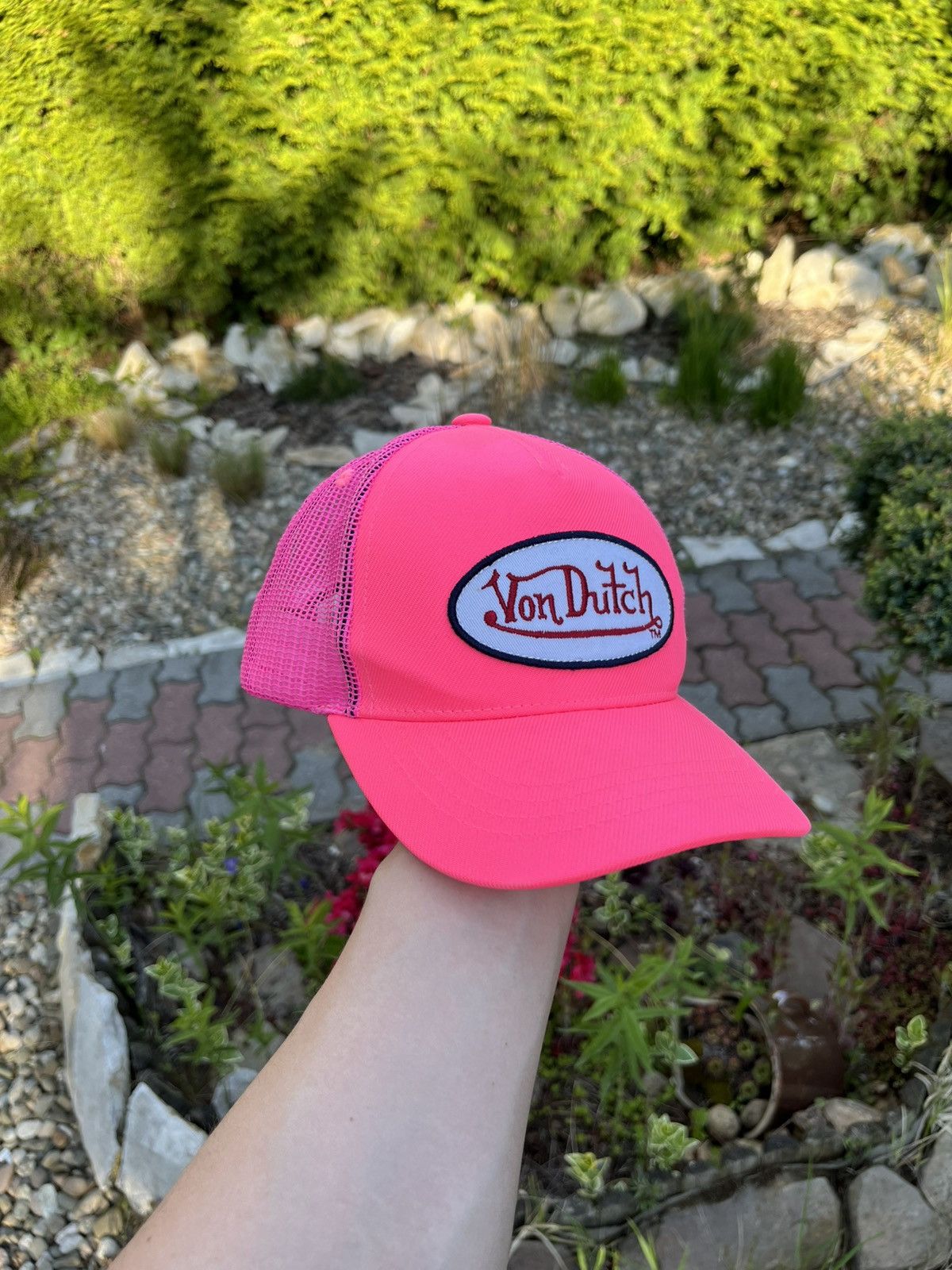 Ed Hardy × Von Dutch Vintage Von Dutch y2k trucker hat mesh cap neon pink Barbie Size ONE SIZE - 2 Thumbnail