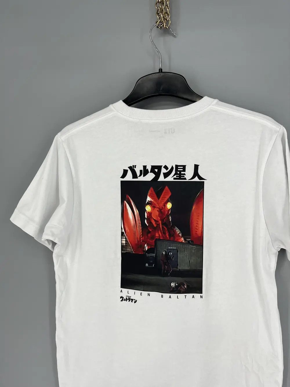 Japanese Brand Uniqlo X Ultraman Alien Baltan Kaiju Japanese T-Shirt Size US S / EU 44-46 / 1 - 10 Thumbnail