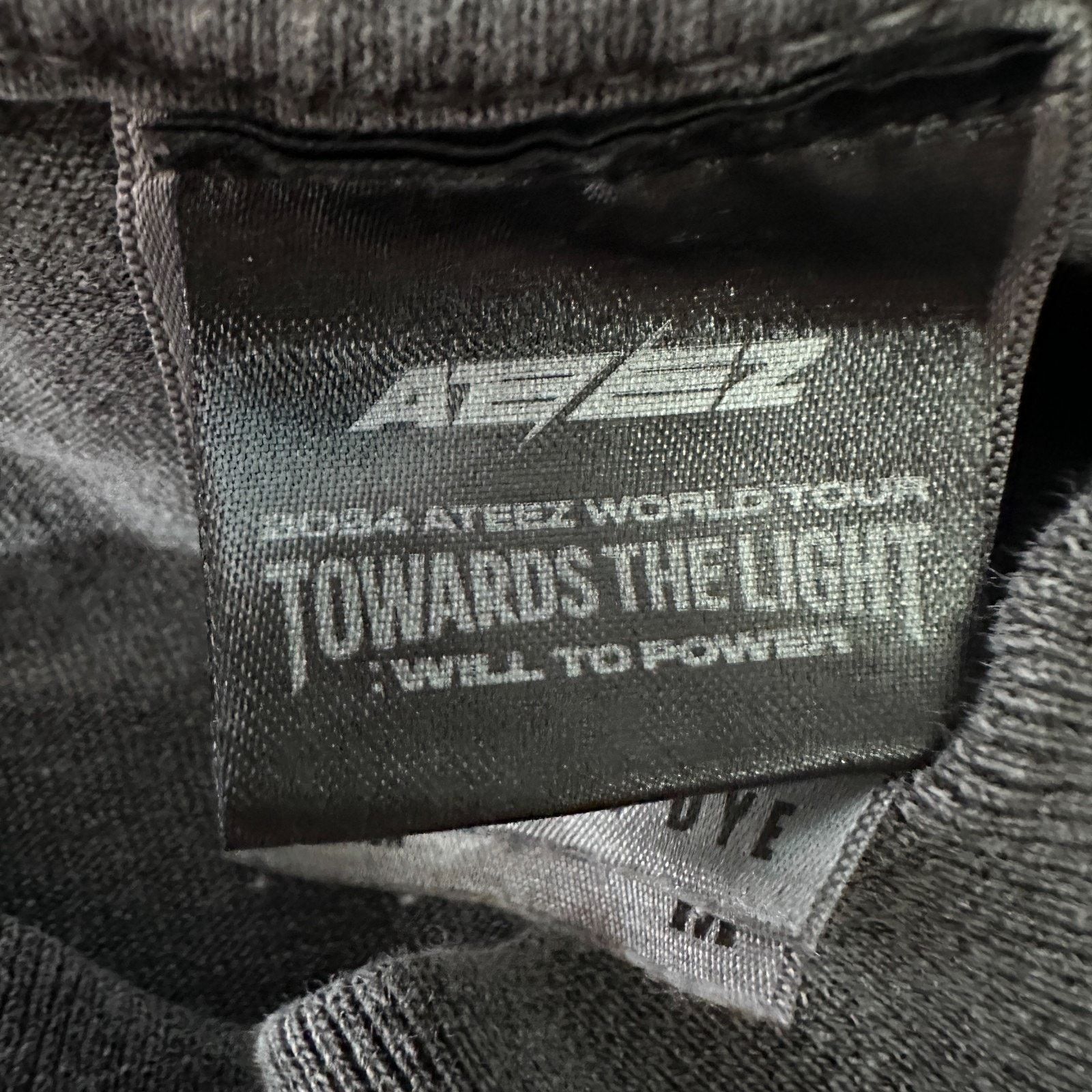 Other Ateez T-Shirt Mens Medium Gray Wanted Dead Or Alive READ Size US M / EU 48-50 / 2 - 6 Thumbnail
