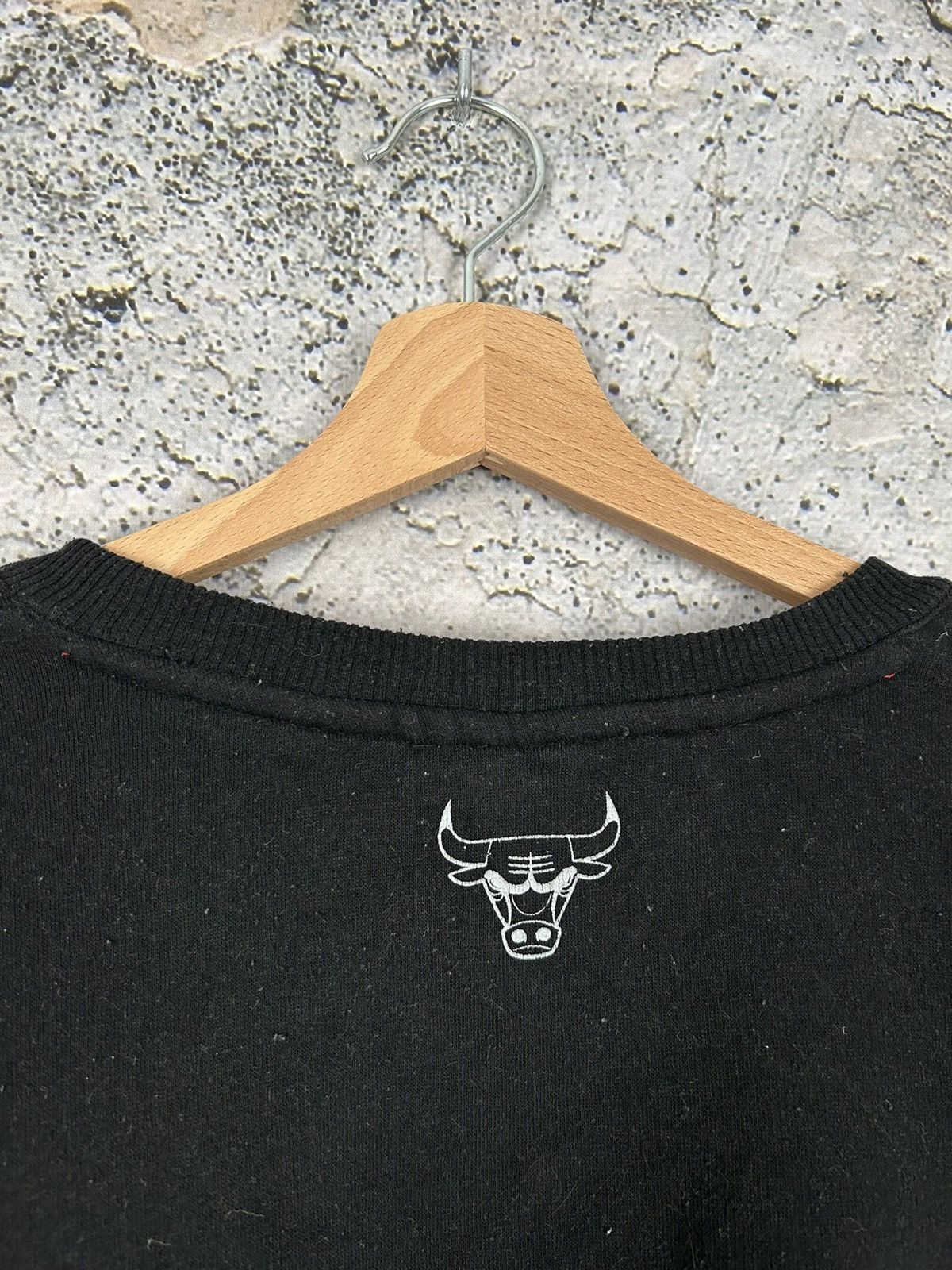 NBA Vintage NBA Chicago Bulls Crewneck Sportswear 90s Y2K Size US M / EU 48-50 / 2 - 4 Thumbnail