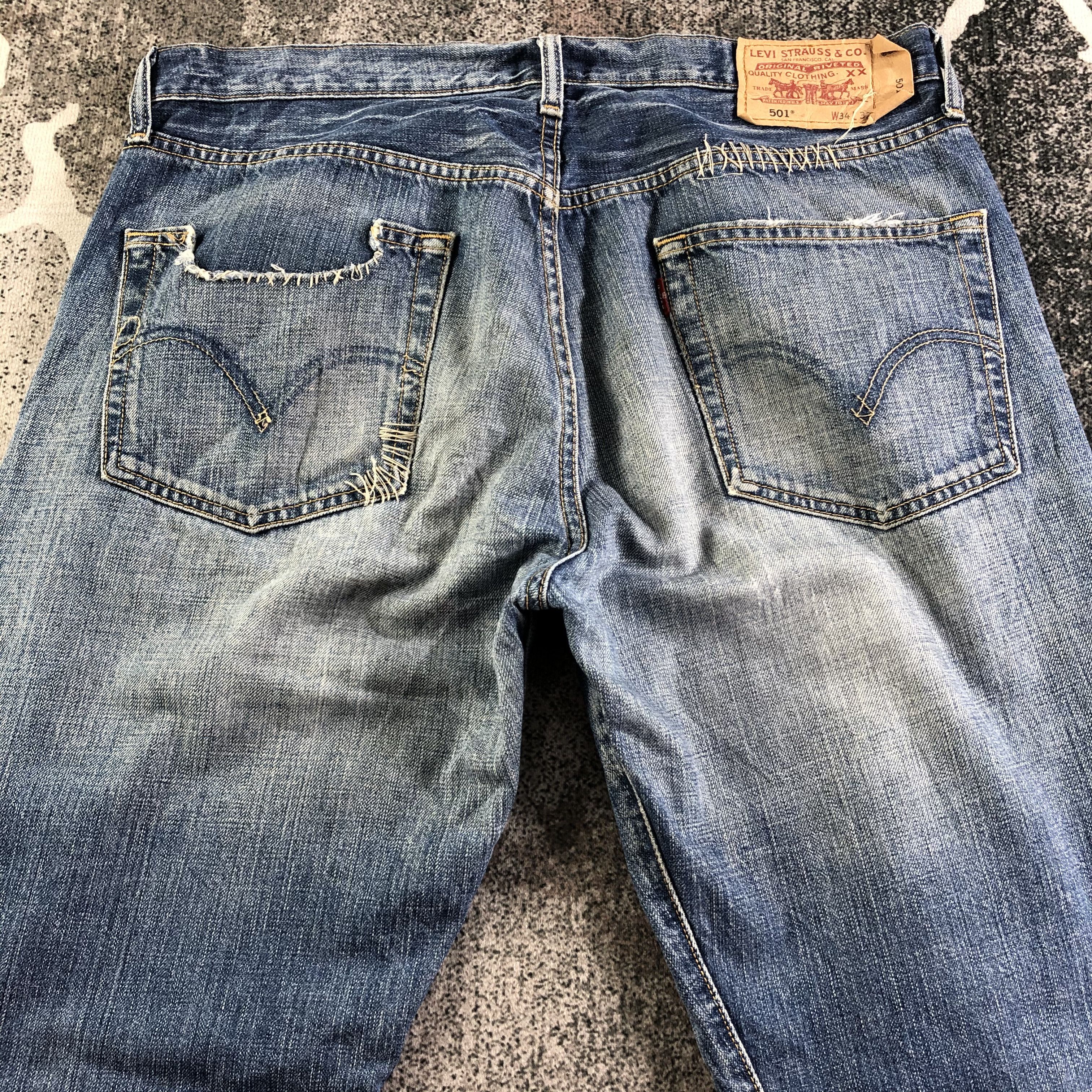 Levi's Vintage Levis 501 Jeans Faded Blue Denim KJ3153 Size US 34 / EU 50 - 4 Thumbnail