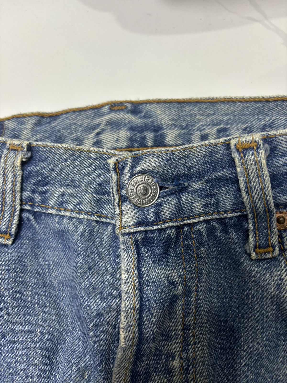 Levi's RARE🔥LEVIS 501 BUTTON 524 DISTRESSED DENIM JEANS Size US 31 - 13 Thumbnail