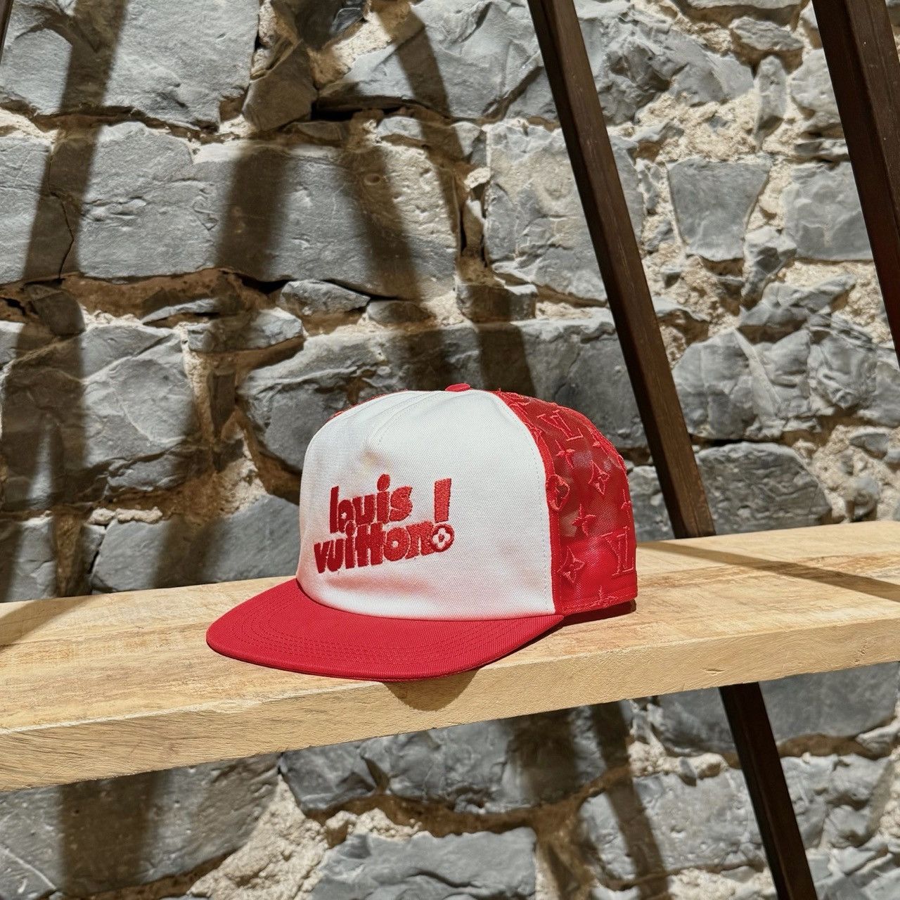 Louis Vuitton Louis Vuitton Red Mesh LV Soho Exclusive Everyday Cap Size ONE SIZE - 1 Thumbnail