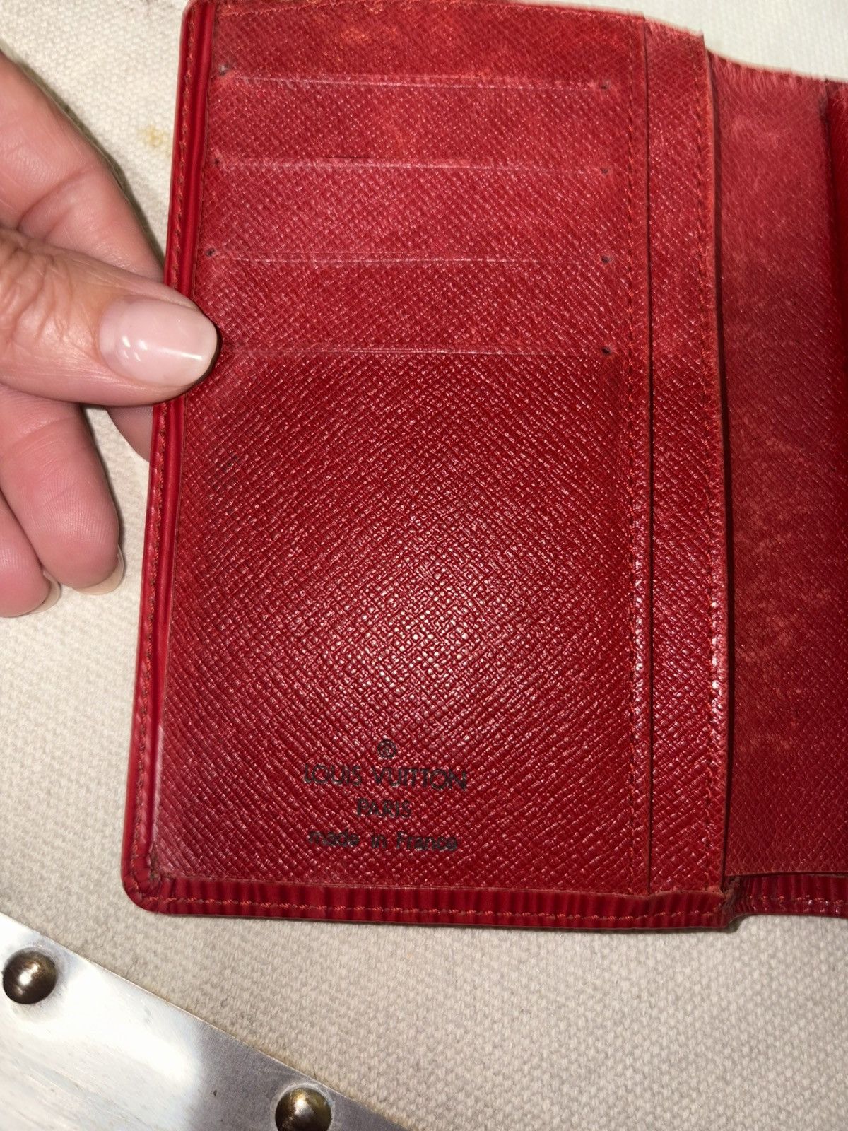 Louis Vuitton Louis Vuitton Red Epi Leather Kisslock Wallet Size ONE SIZE - 2 Thumbnail