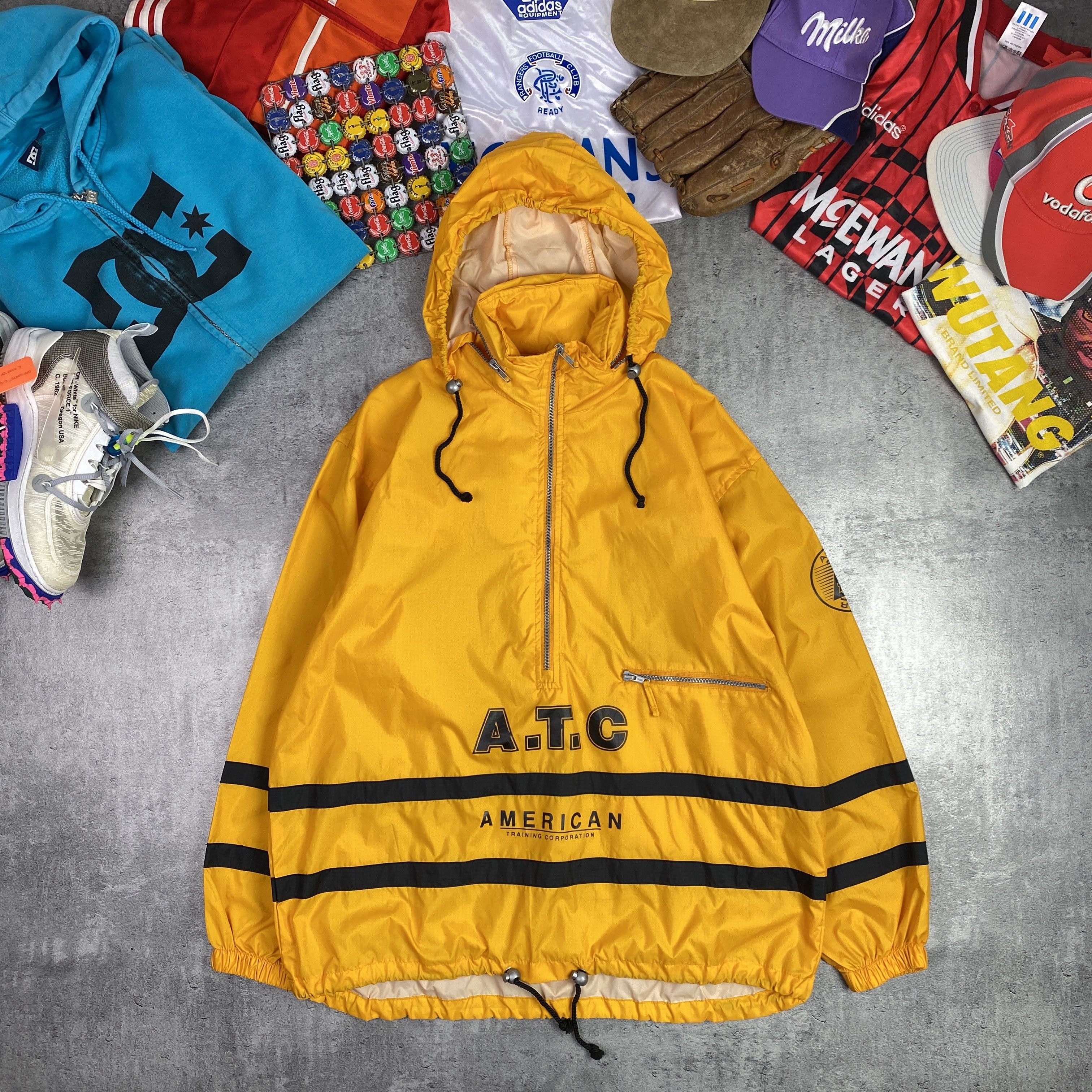 Vintage Vintage American Training Corp Yellow waterproof Jacket - XL Size US XL / EU 56 / 4 - 1 Thumbnail