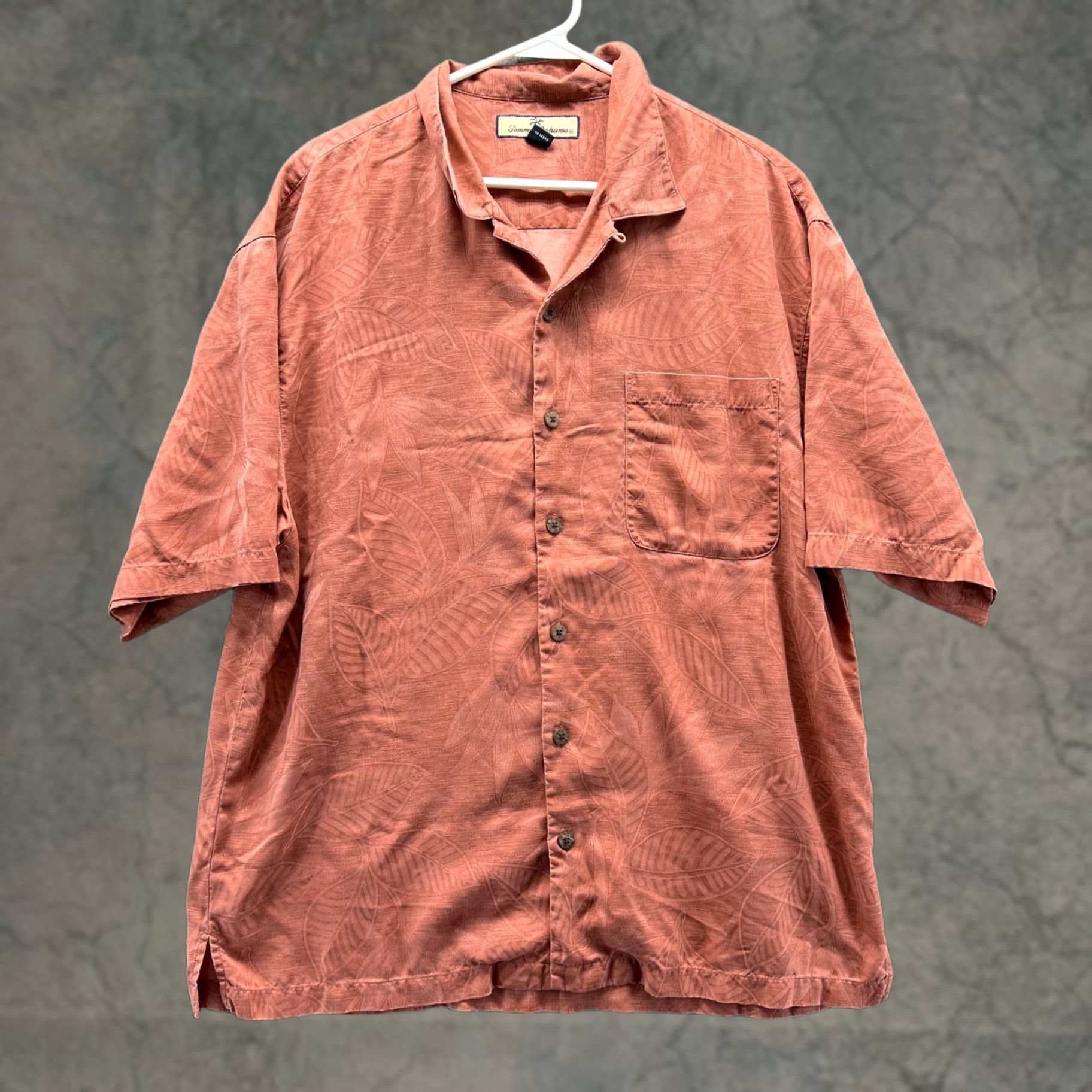 Tommy Bahama VINTAGE Tommy Bahama Shirt Men Large Adult Orange Silk Button-Down Casual/Formal/Workwear 48 in Chest Short Sleeve Button-Up Collared Regular Size US L / EU 52-54 / 3 - 1 Thumbnail