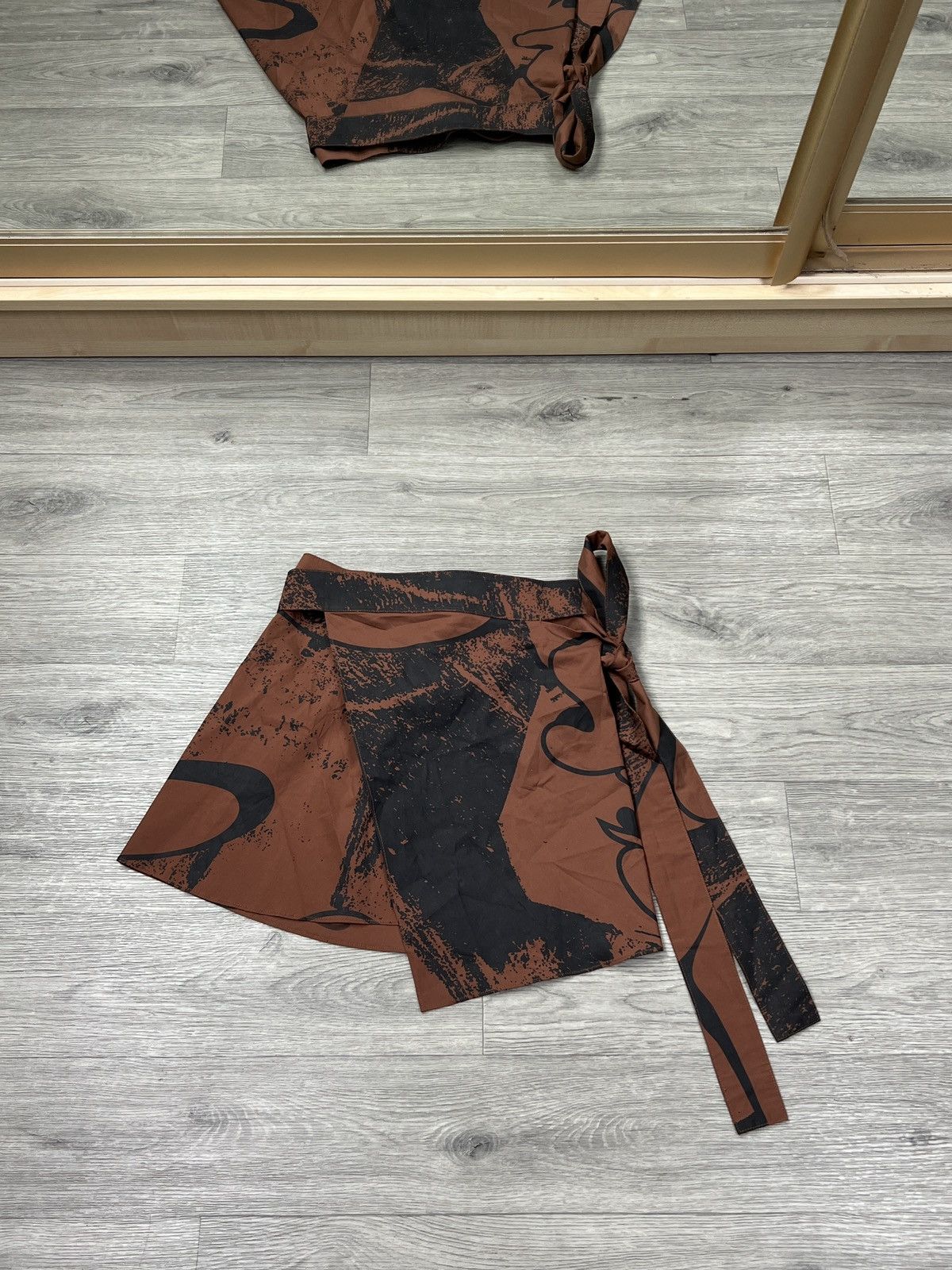Perks And Mini PAM Perks And Mini Abstract Graphic Printed Wrap Mini Skirt Size 30" / US 8 / IT 44 - 1 Thumbnail