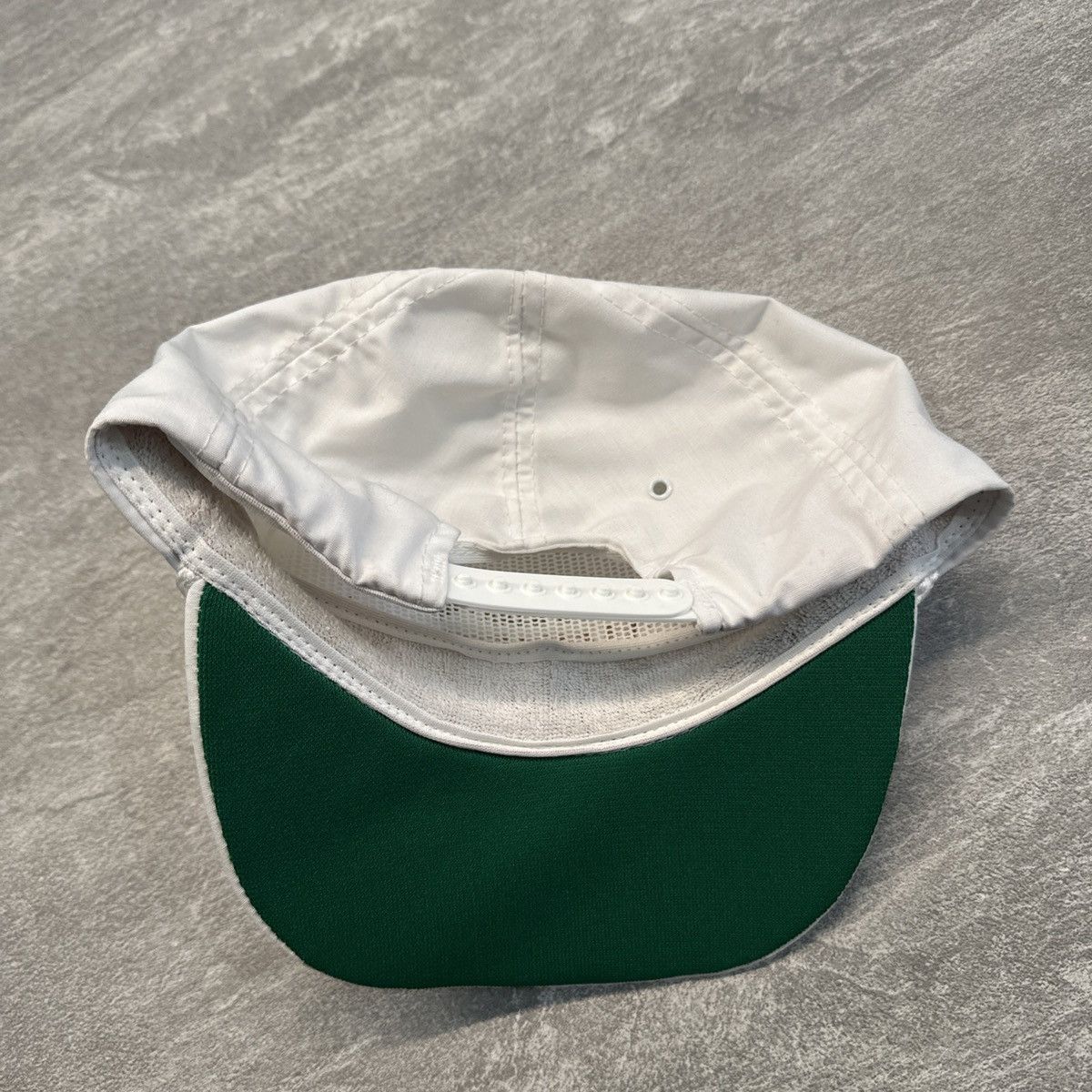 Vintage Vintage Caterpillar VIP White Baseball Cap Hat Strap Back Size ONE SIZE - 3 Thumbnail