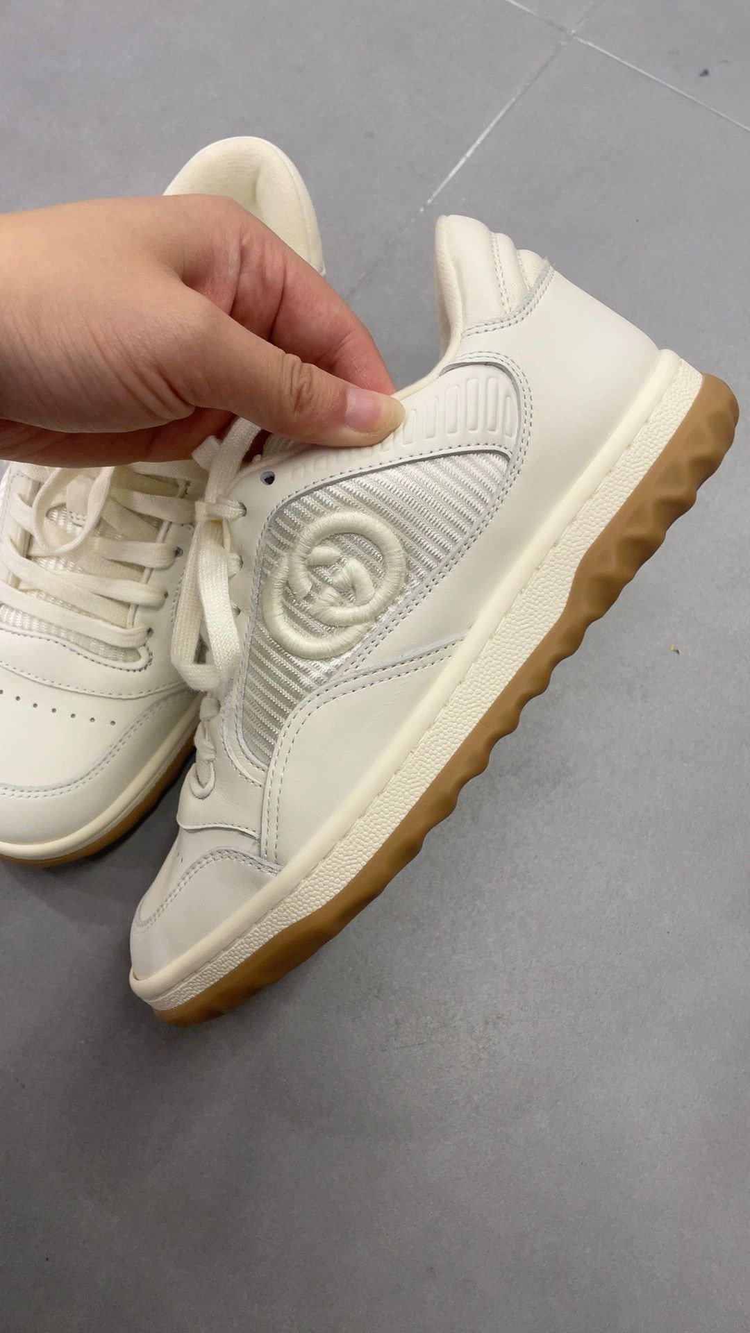 Gucci gucci white sneakers with classic double G logo Size US 5.5 / EU 38 - 3 Thumbnail