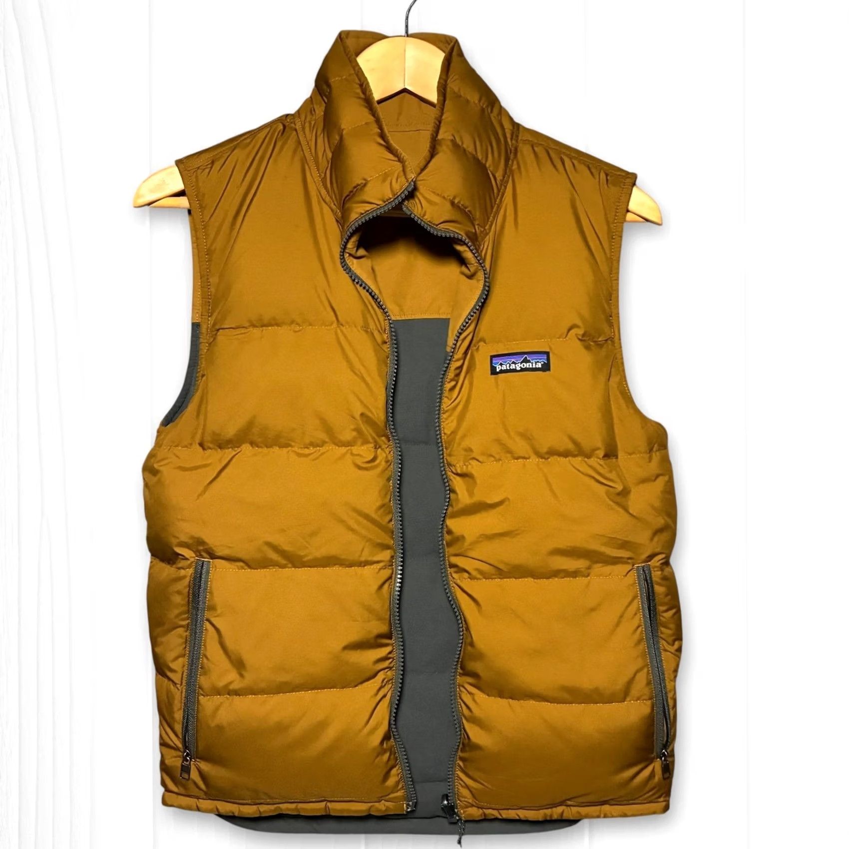 Patagonia Patagonia Vest Two Tone Puffer Down Chest Zip Stand-Up Collar XS Mens Brown Gray Two Tone Solid Pocket Logo Size US XS / EU 42 / 0 - 3 Thumbnail