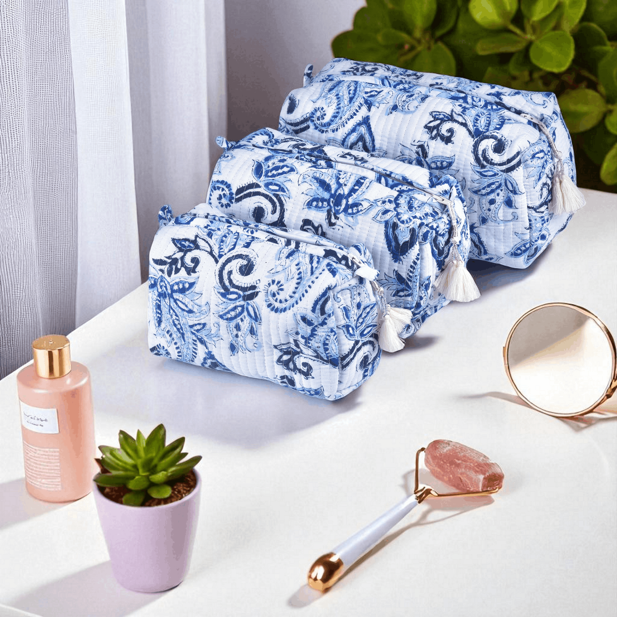 Handmade Quilted Makeup Bag, Cosmetic Toiletry Bags Set of 3 Size ONE SIZE - 1 Thumbnail